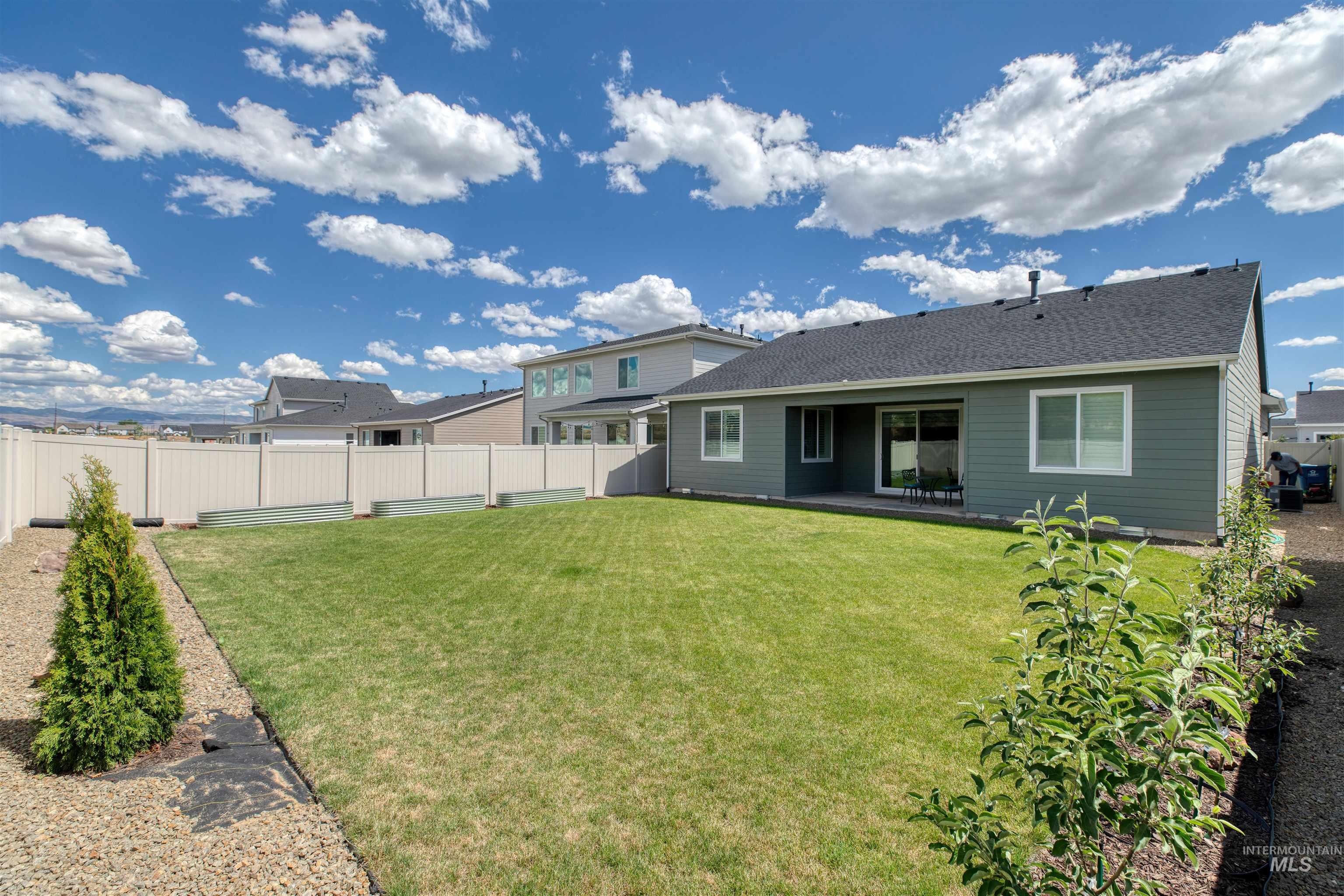 8900 W Snow Wolf Dr, Star, Idaho 83669, 3 Bedrooms, 2 Bathrooms, Residential For Sale, Price $549,900,MLS 98989980