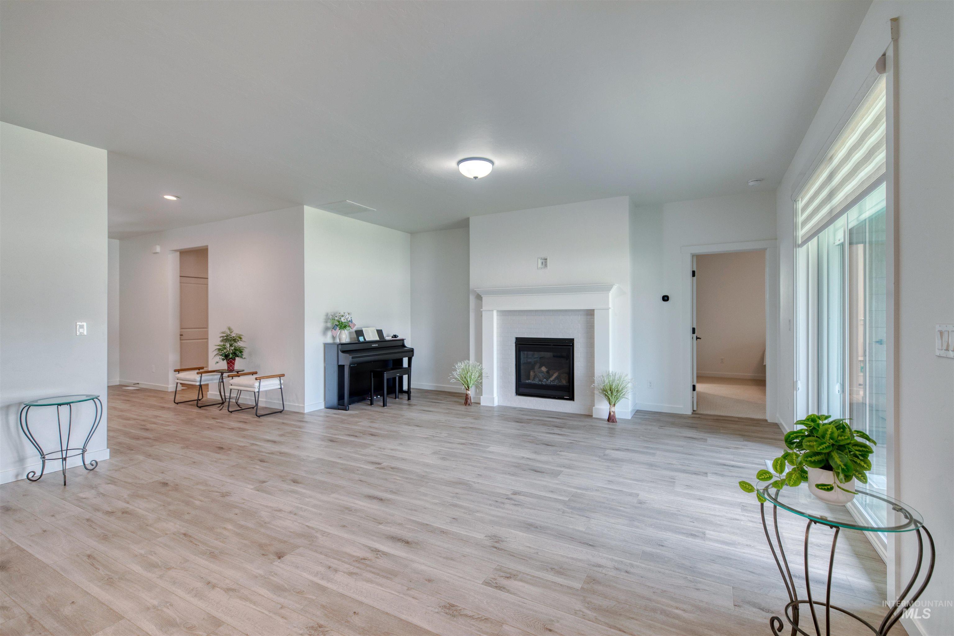 8900 W Snow Wolf Dr, Star, Idaho 83669, 3 Bedrooms, 2 Bathrooms, Residential For Sale, Price $549,900,MLS 98989980