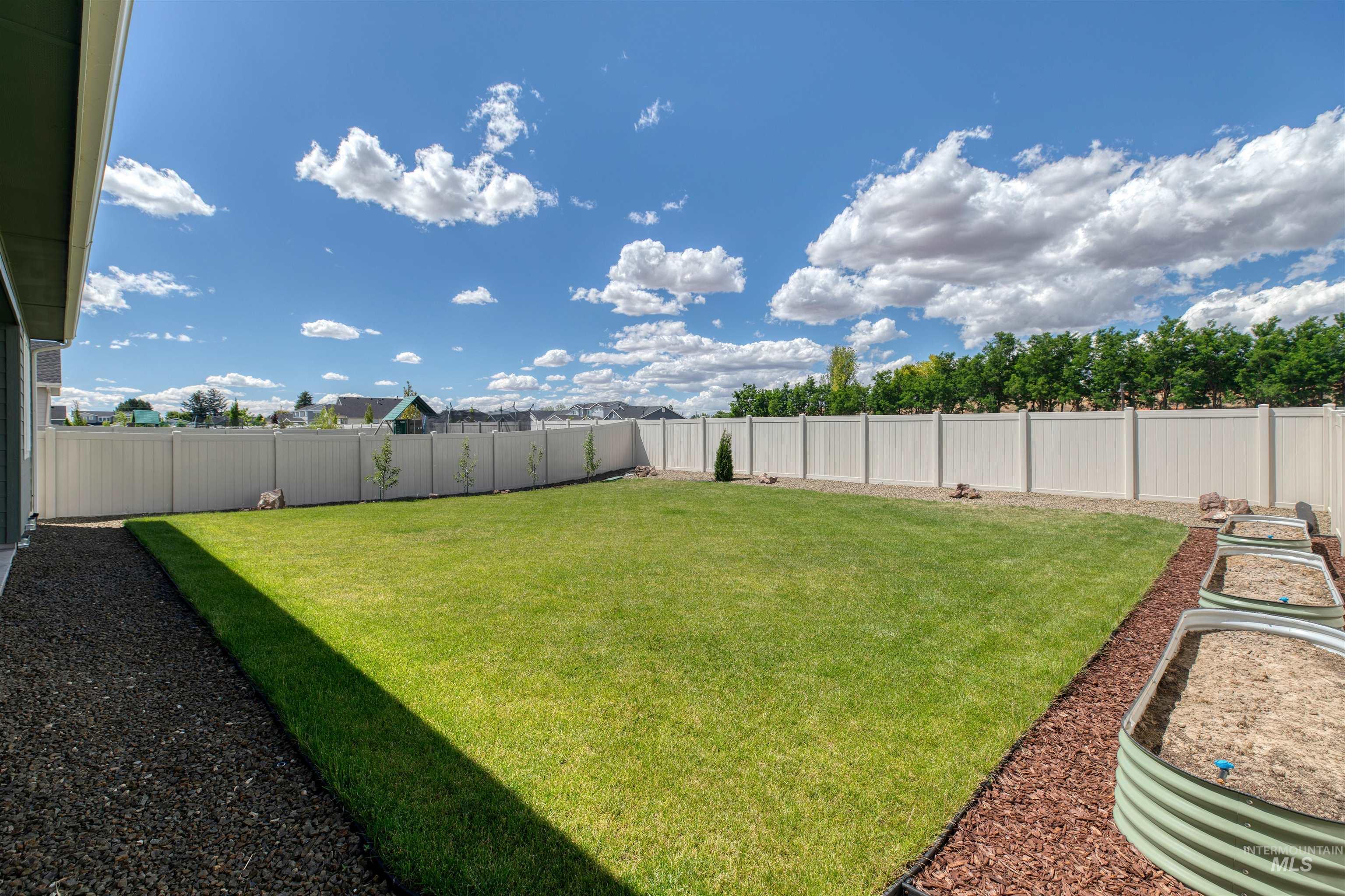 8900 W Snow Wolf Dr, Star, Idaho 83669, 3 Bedrooms, 2 Bathrooms, Residential For Sale, Price $549,900,MLS 98989980