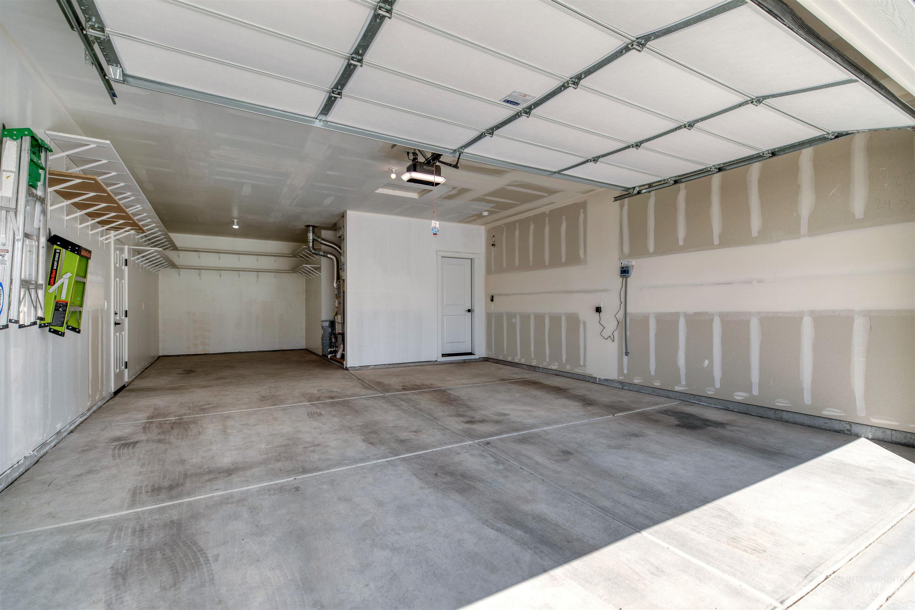 8900 W Snow Wolf Dr, Star, Idaho 83669, 3 Bedrooms, 2 Bathrooms, Residential For Sale, Price $549,900,MLS 98989980