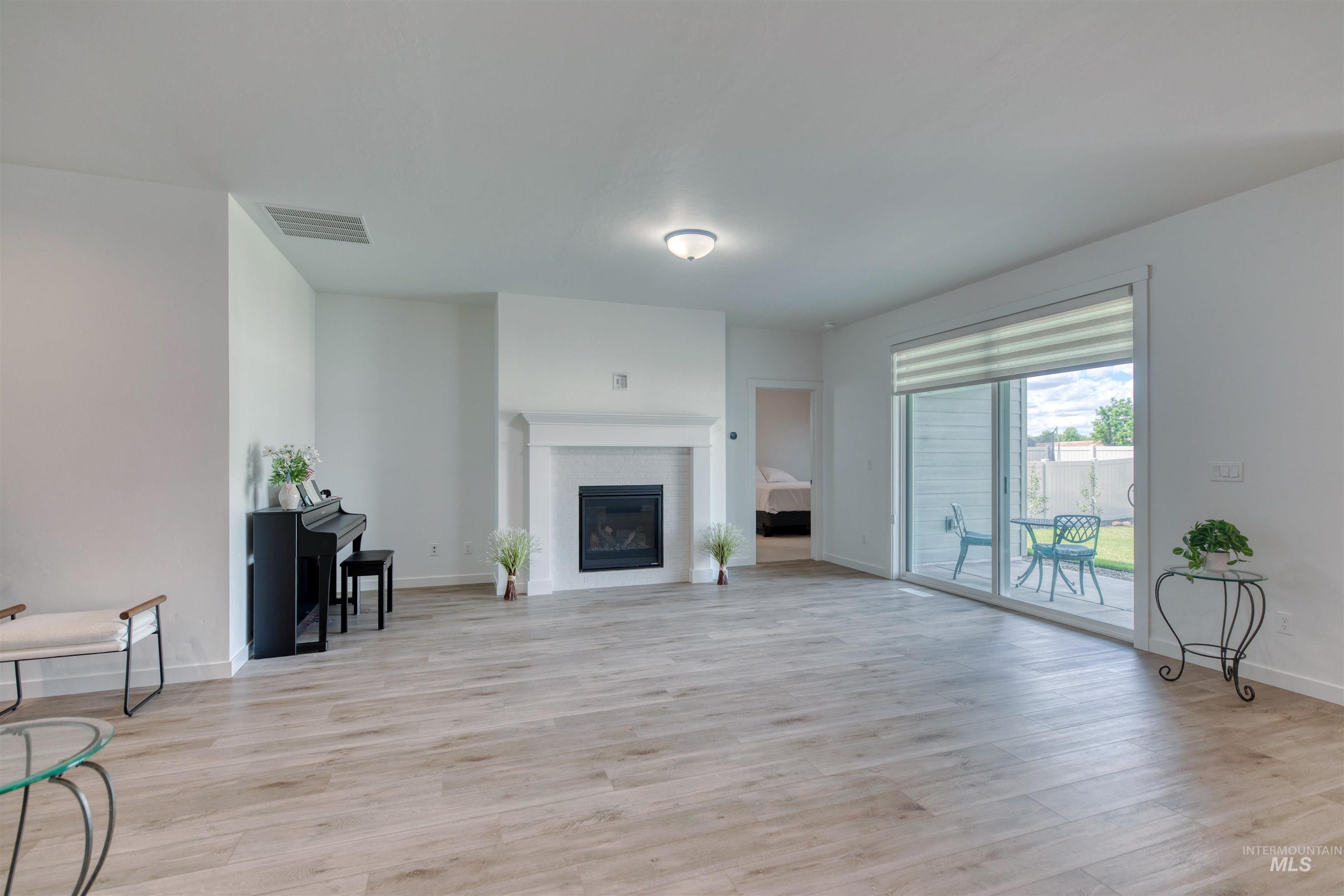 8900 W Snow Wolf Dr, Star, Idaho 83669, 3 Bedrooms, 2 Bathrooms, Residential For Sale, Price $549,900,MLS 98989980