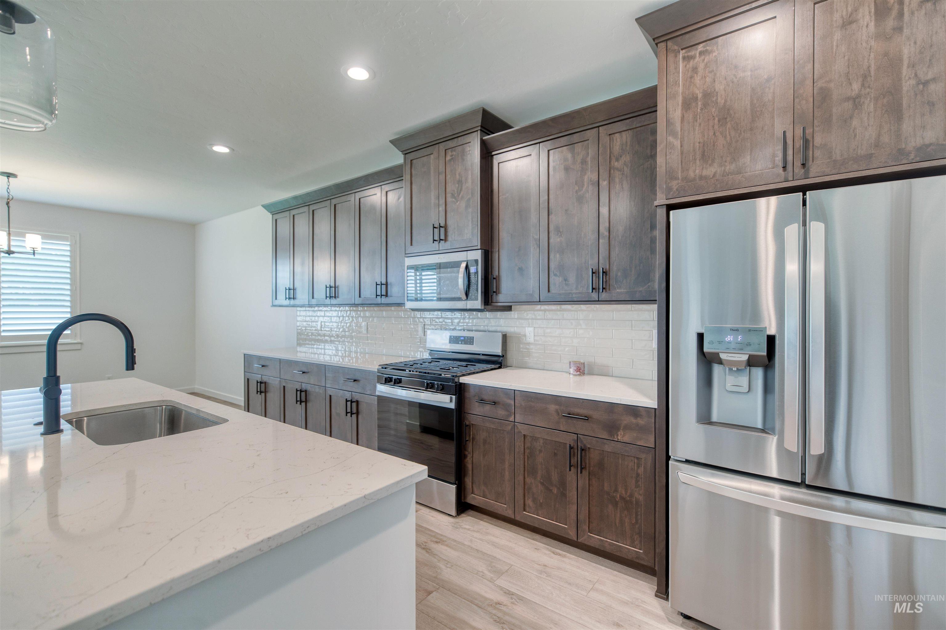 8900 W Snow Wolf Dr, Star, Idaho 83669, 3 Bedrooms, 2 Bathrooms, Residential For Sale, Price $549,900,MLS 98989980