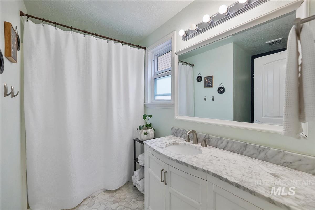 836 W Ashby Dr, Meridian, Idaho 83646, 4 Bedrooms, 2.5 Bathrooms, Residential For Sale, Price $498,000,MLS 98989984