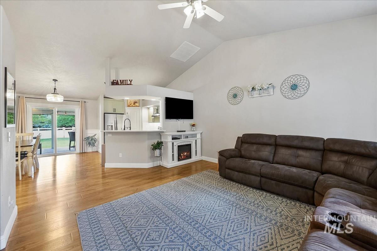 836 W Ashby Dr, Meridian, Idaho 83646, 4 Bedrooms, 2.5 Bathrooms, Residential For Sale, Price $498,000,MLS 98989984