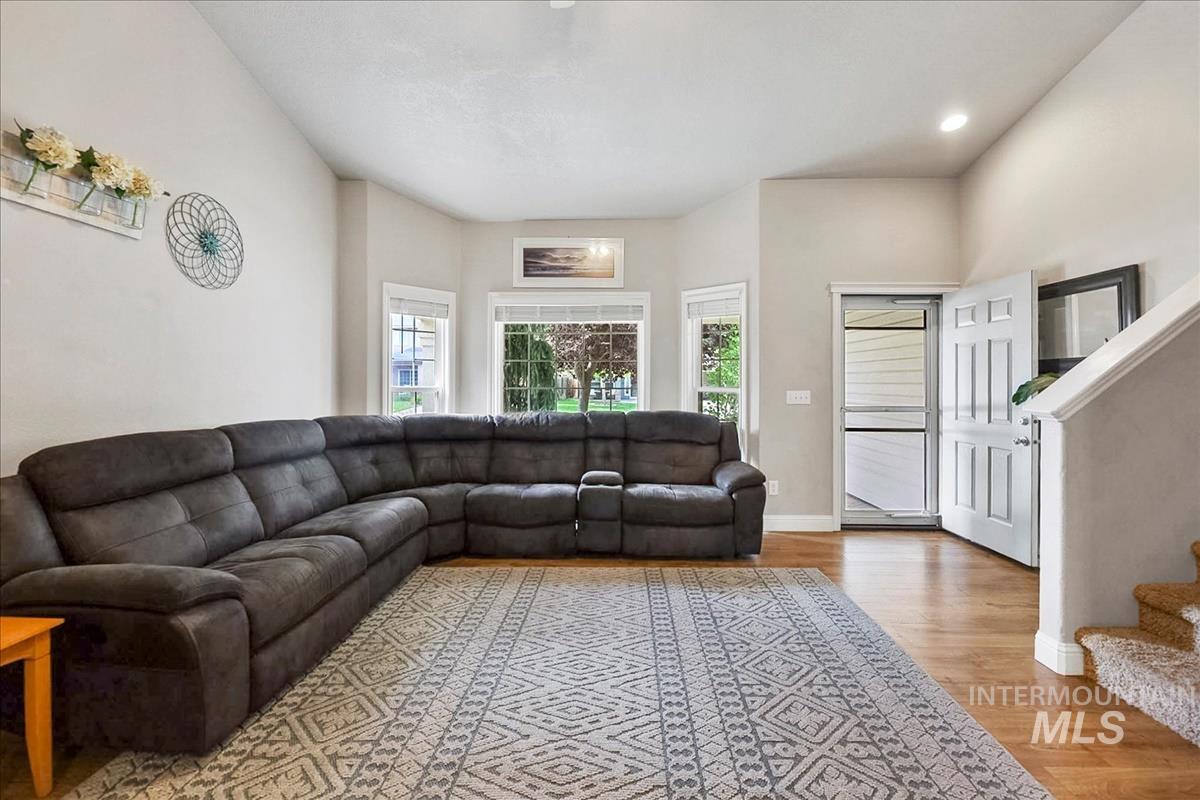 836 W Ashby Dr, Meridian, Idaho 83646, 4 Bedrooms, 2.5 Bathrooms, Residential For Sale, Price $498,000,MLS 98989984
