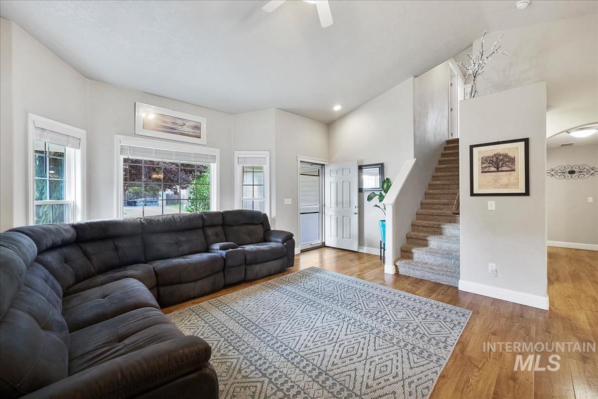 836 W Ashby Dr, Meridian, Idaho 83646, 4 Bedrooms, 2.5 Bathrooms, Residential For Sale, Price $498,000,MLS 98989984