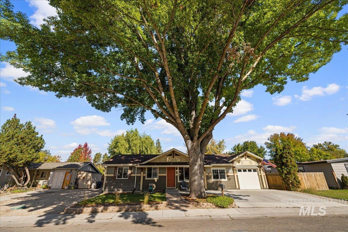 3900 W Pine Ave, Boise, Idaho 83703, 4 Bedrooms, 2 Bathrooms, Residential For Sale, Price $624,500,MLS 98989986