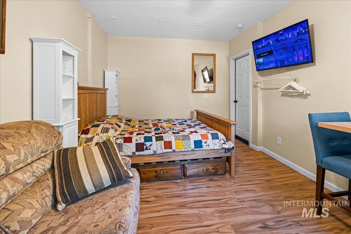 3900 W Pine Ave, Boise, Idaho 83703, 4 Bedrooms, 2 Bathrooms, Residential For Sale, Price $624,500,MLS 98989986