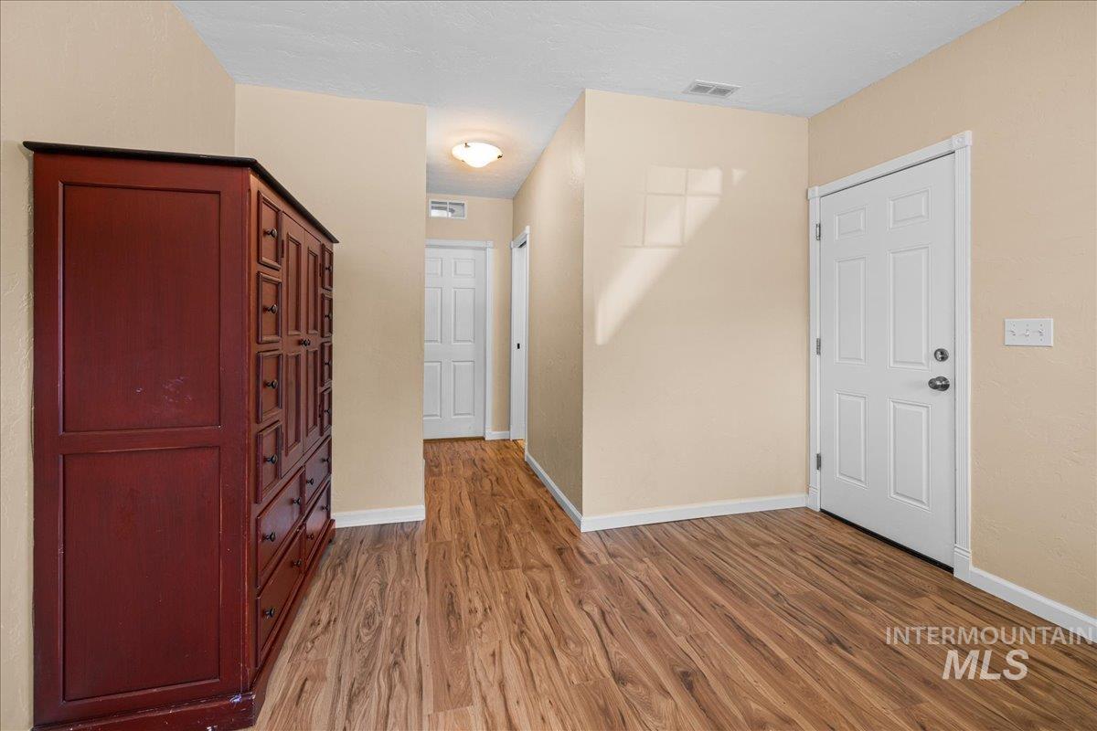 3900 W Pine Ave, Boise, Idaho 83703, 4 Bedrooms, 2 Bathrooms, Residential For Sale, Price $624,500,MLS 98989986