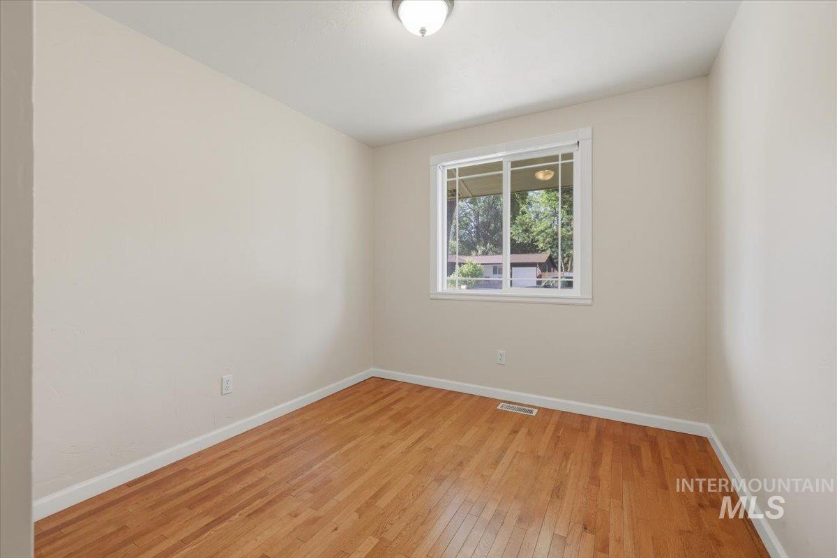 3900 W Pine Ave, Boise, Idaho 83703, 4 Bedrooms, 2 Bathrooms, Residential For Sale, Price $624,500,MLS 98989986