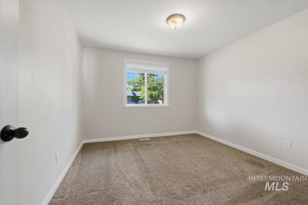 3900 W Pine Ave, Boise, Idaho 83703, 4 Bedrooms, 2 Bathrooms, Residential For Sale, Price $624,500,MLS 98989986