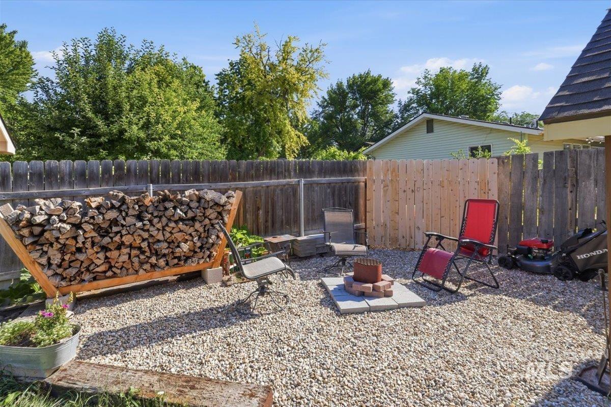 3900 W Pine Ave, Boise, Idaho 83703, 4 Bedrooms, 2 Bathrooms, Residential For Sale, Price $624,500,MLS 98989986
