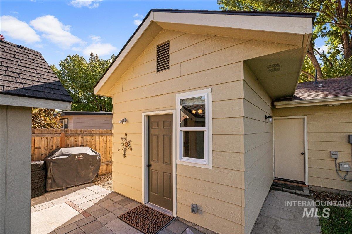 3900 W Pine Ave, Boise, Idaho 83703, 4 Bedrooms, 2 Bathrooms, Residential For Sale, Price $624,500,MLS 98989986