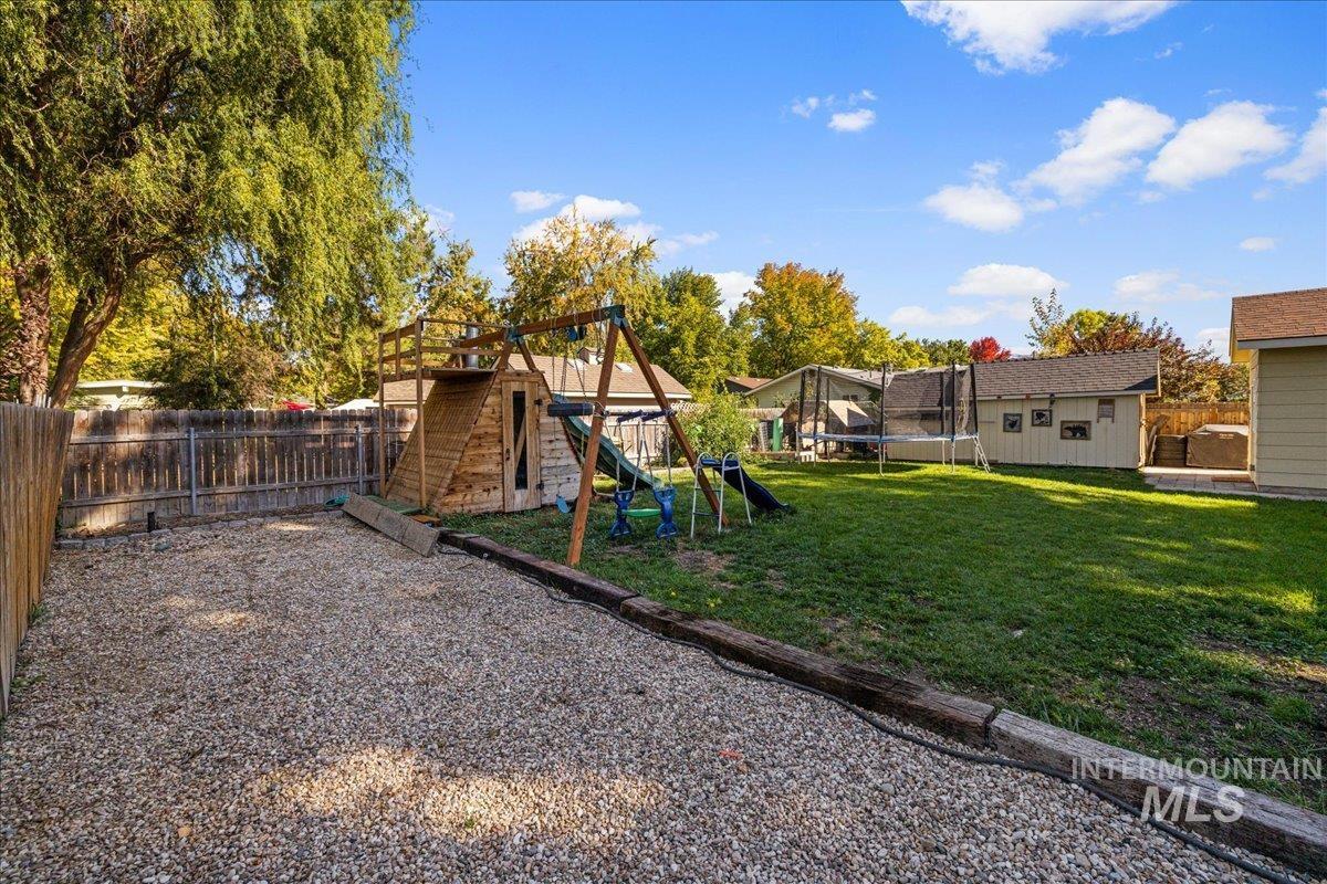 3900 W Pine Ave, Boise, Idaho 83703, 4 Bedrooms, 2 Bathrooms, Residential For Sale, Price $624,500,MLS 98989986