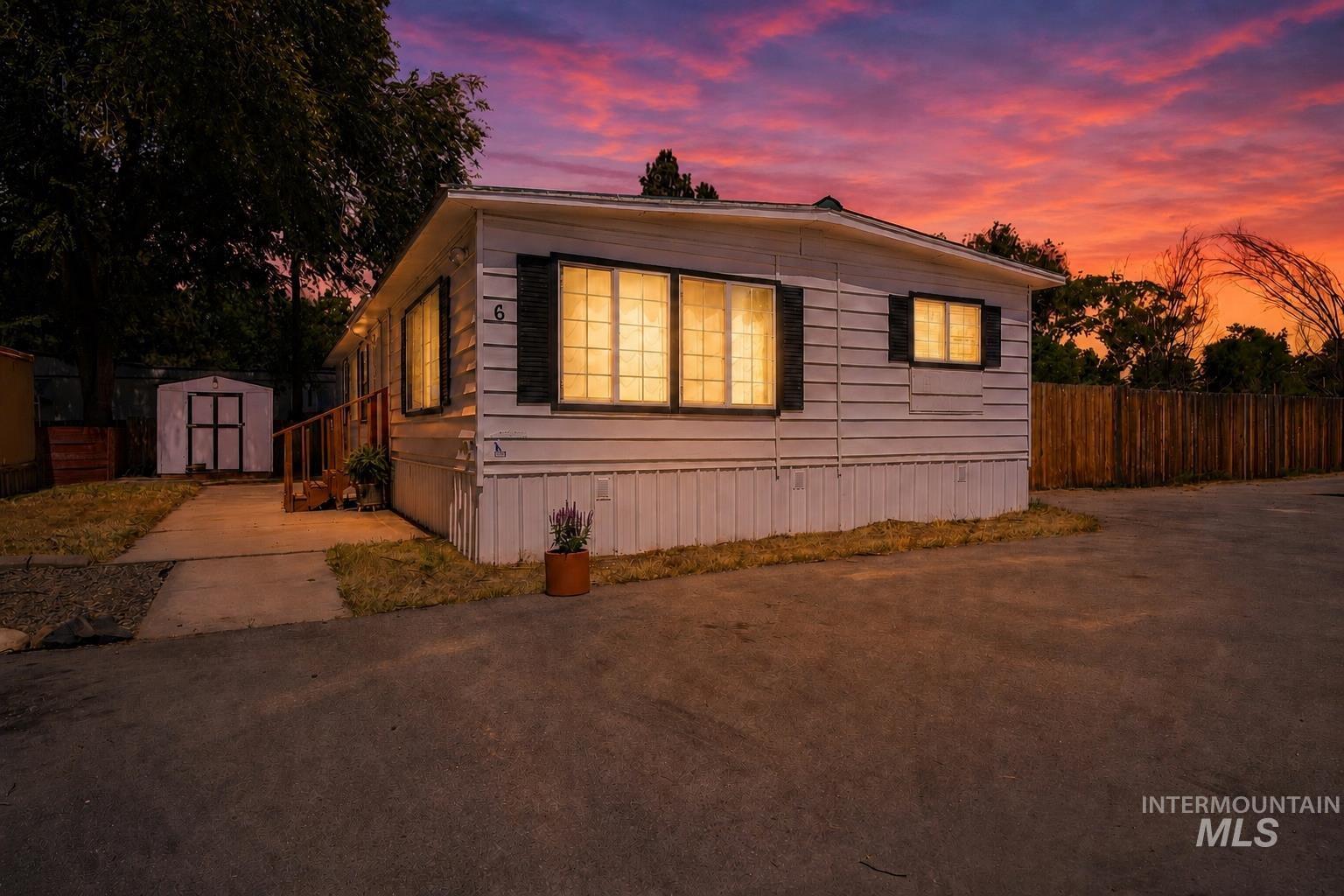207 E 40th St, Garden City, Idaho 83714, 3 Bedrooms, 2 Bathrooms, Residential For Sale, Price $94,000,MLS 98989991