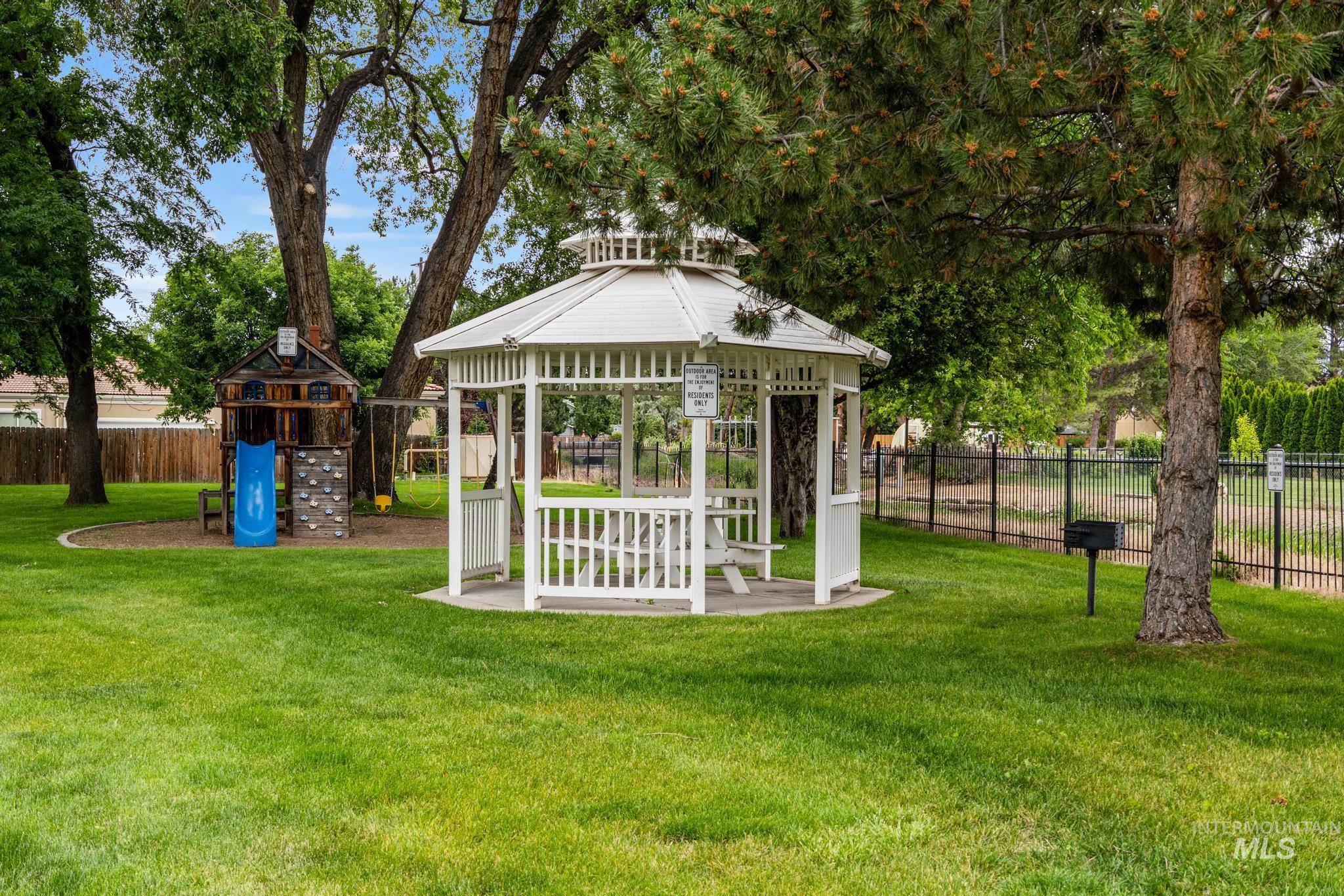 4336 N Five Mile RD, Boise, Idaho 83713, 2 Bedrooms, 2.5 Bathrooms, Residential For Sale, Price $343,990,MLS 98989992