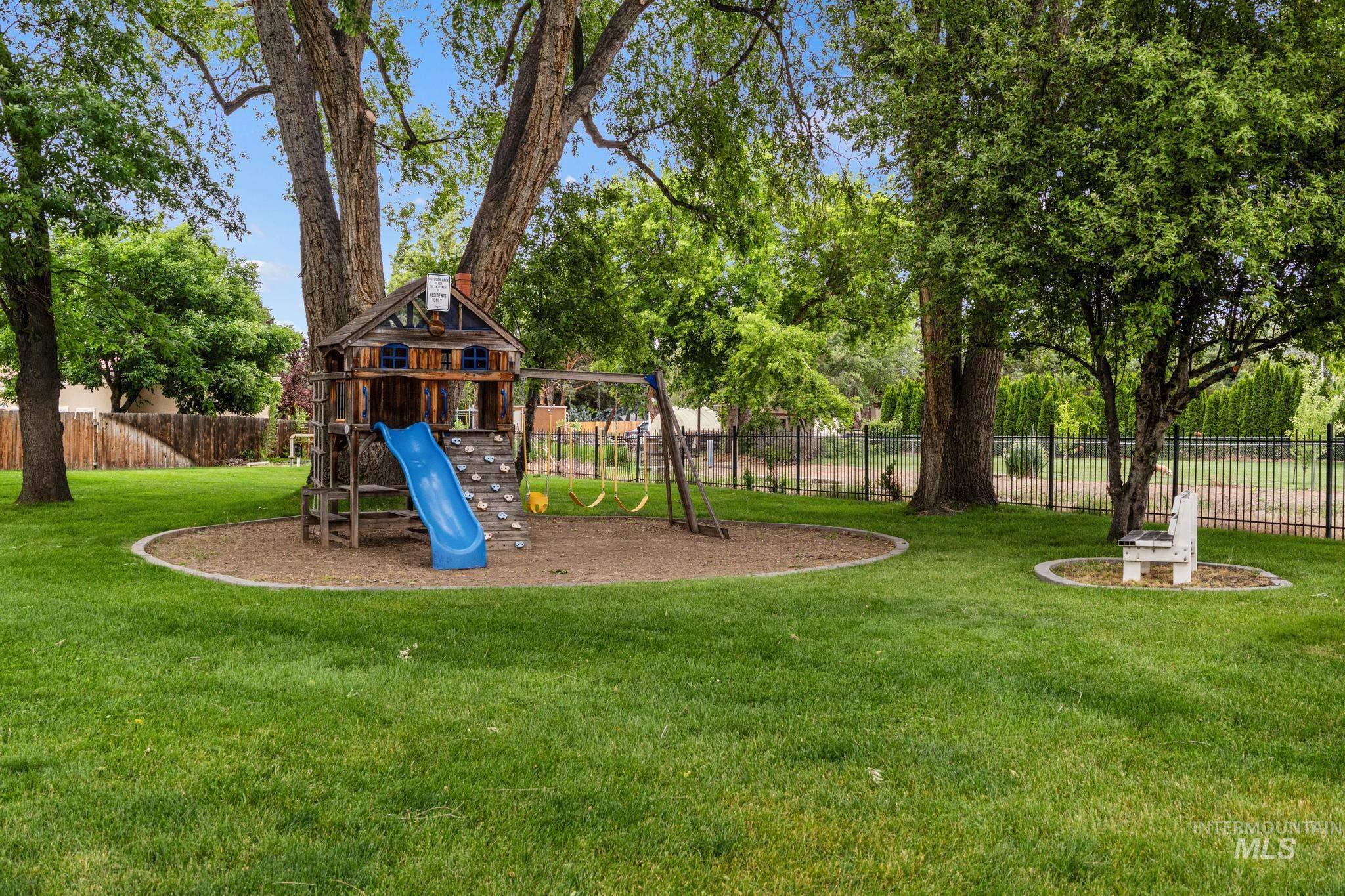 4336 N Five Mile RD, Boise, Idaho 83713, 2 Bedrooms, 2.5 Bathrooms, Residential For Sale, Price $343,990,MLS 98989992