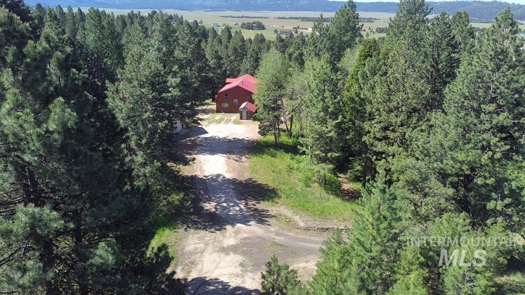 10346 Emma Loop, Cascade, Idaho 83611, 3 Bedrooms, 2 Bathrooms, Residential For Sale, Price $759,900,MLS 98989994