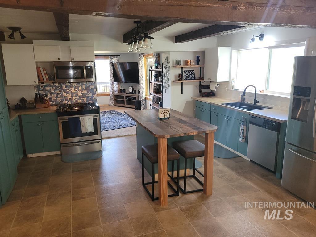 10346 Emma Loop, Cascade, Idaho 83611, 3 Bedrooms, 2 Bathrooms, Residential For Sale, Price $759,900,MLS 98989994