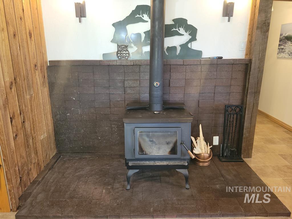 10346 Emma Loop, Cascade, Idaho 83611, 3 Bedrooms, 2 Bathrooms, Residential For Sale, Price $759,900,MLS 98989994