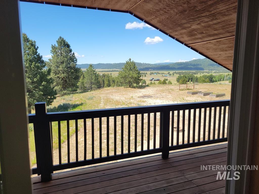 10346 Emma Loop, Cascade, Idaho 83611, 3 Bedrooms, 2 Bathrooms, Residential For Sale, Price $759,900,MLS 98989994