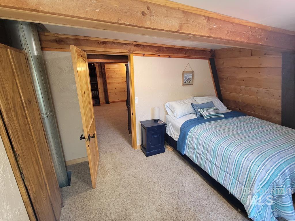 10346 Emma Loop, Cascade, Idaho 83611, 3 Bedrooms, 2 Bathrooms, Residential For Sale, Price $759,900,MLS 98989994
