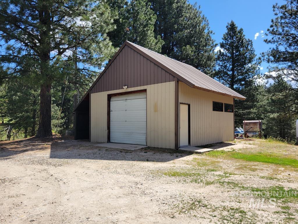 10346 Emma Loop, Cascade, Idaho 83611, 3 Bedrooms, 2 Bathrooms, Residential For Sale, Price $759,900,MLS 98989994