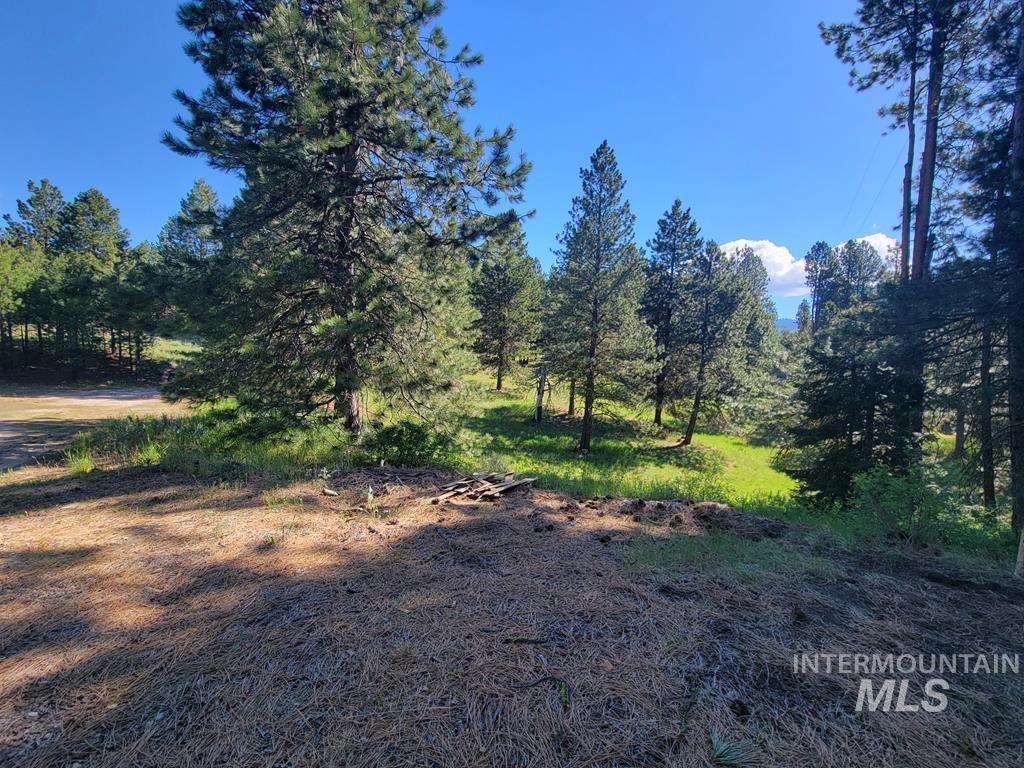 10346 Emma Loop, Cascade, Idaho 83611, 3 Bedrooms, 2 Bathrooms, Residential For Sale, Price $759,900,MLS 98989994
