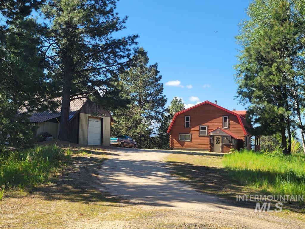 10346 Emma Loop, Cascade, Idaho 83611, 3 Bedrooms, 2 Bathrooms, Residential For Sale, Price $759,900,MLS 98989994