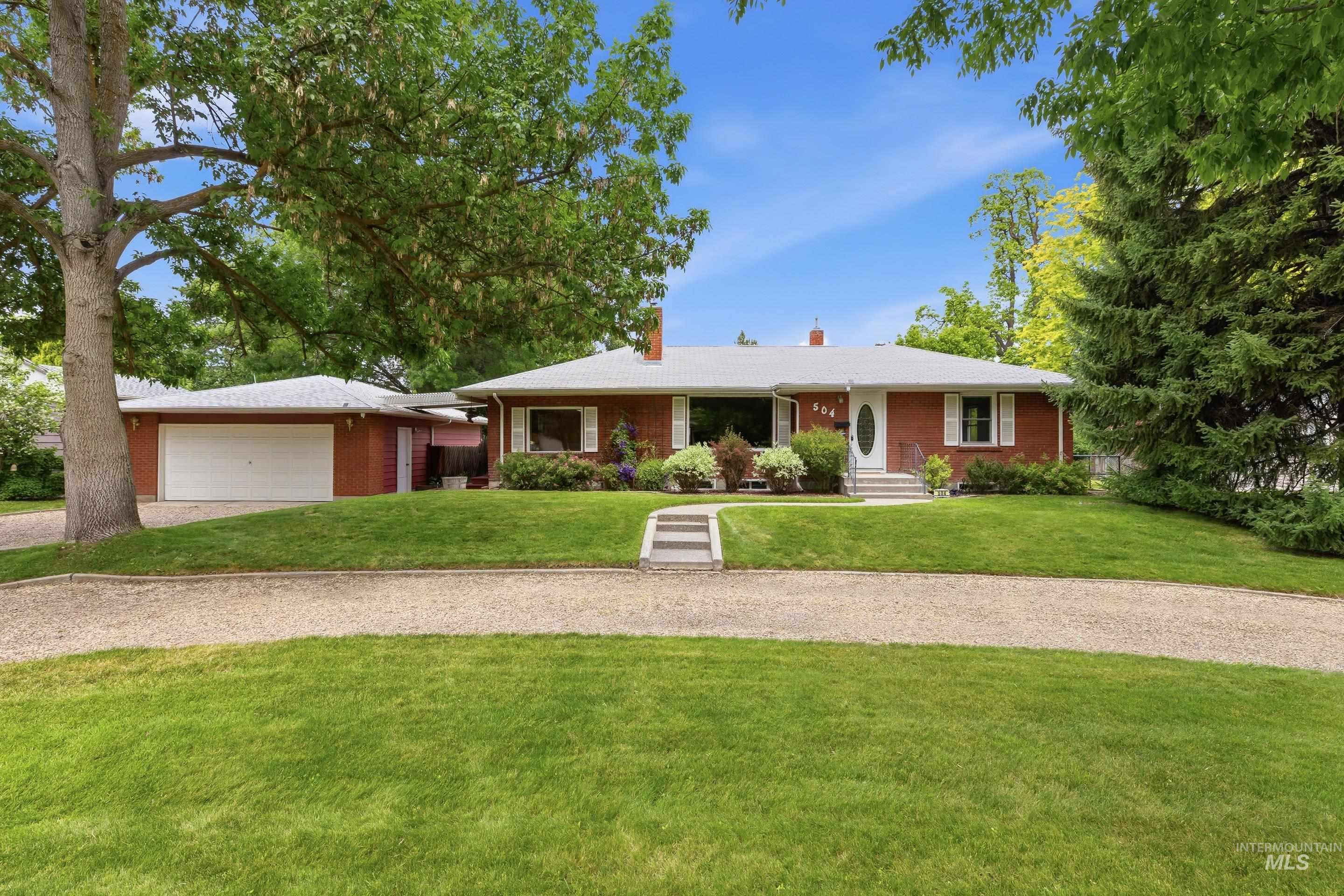 504 W Howe St, Boise, Idaho 83706-3934, 3 Bedrooms, 2 Bathrooms, Residential For Sale, Price $799,999,MLS 98990013
