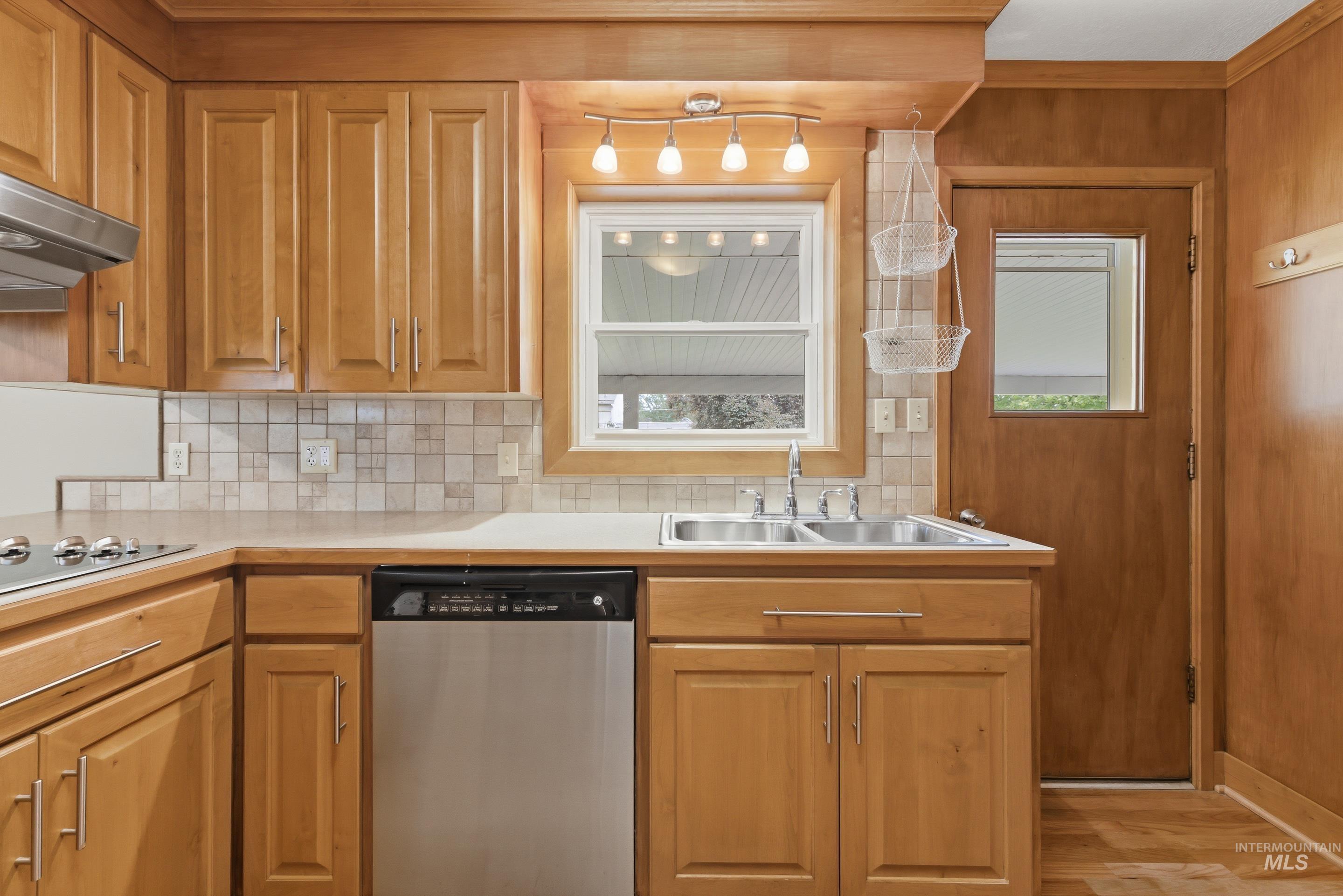 504 W Howe St, Boise, Idaho 83706-3934, 3 Bedrooms, 2 Bathrooms, Residential For Sale, Price $799,999,MLS 98990013