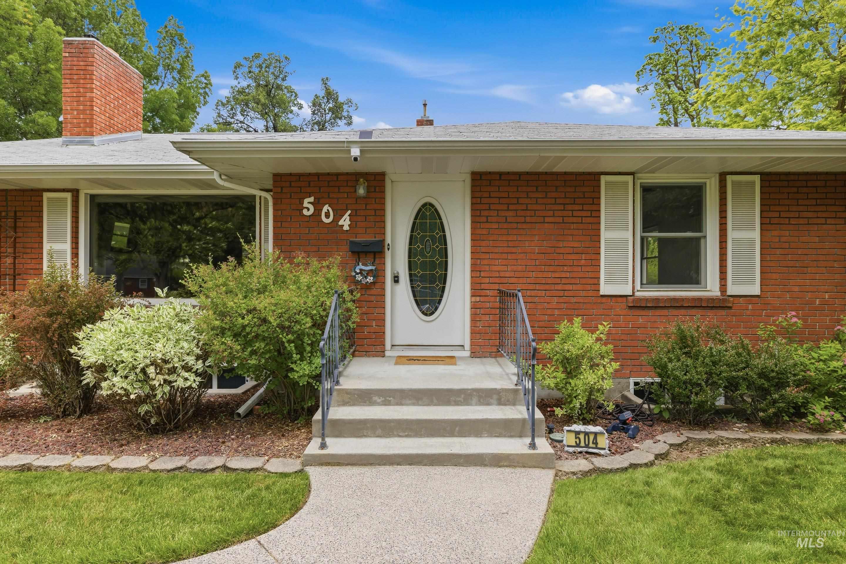 504 W Howe St, Boise, Idaho 83706-3934, 3 Bedrooms, 2 Bathrooms, Residential For Sale, Price $799,999,MLS 98990013