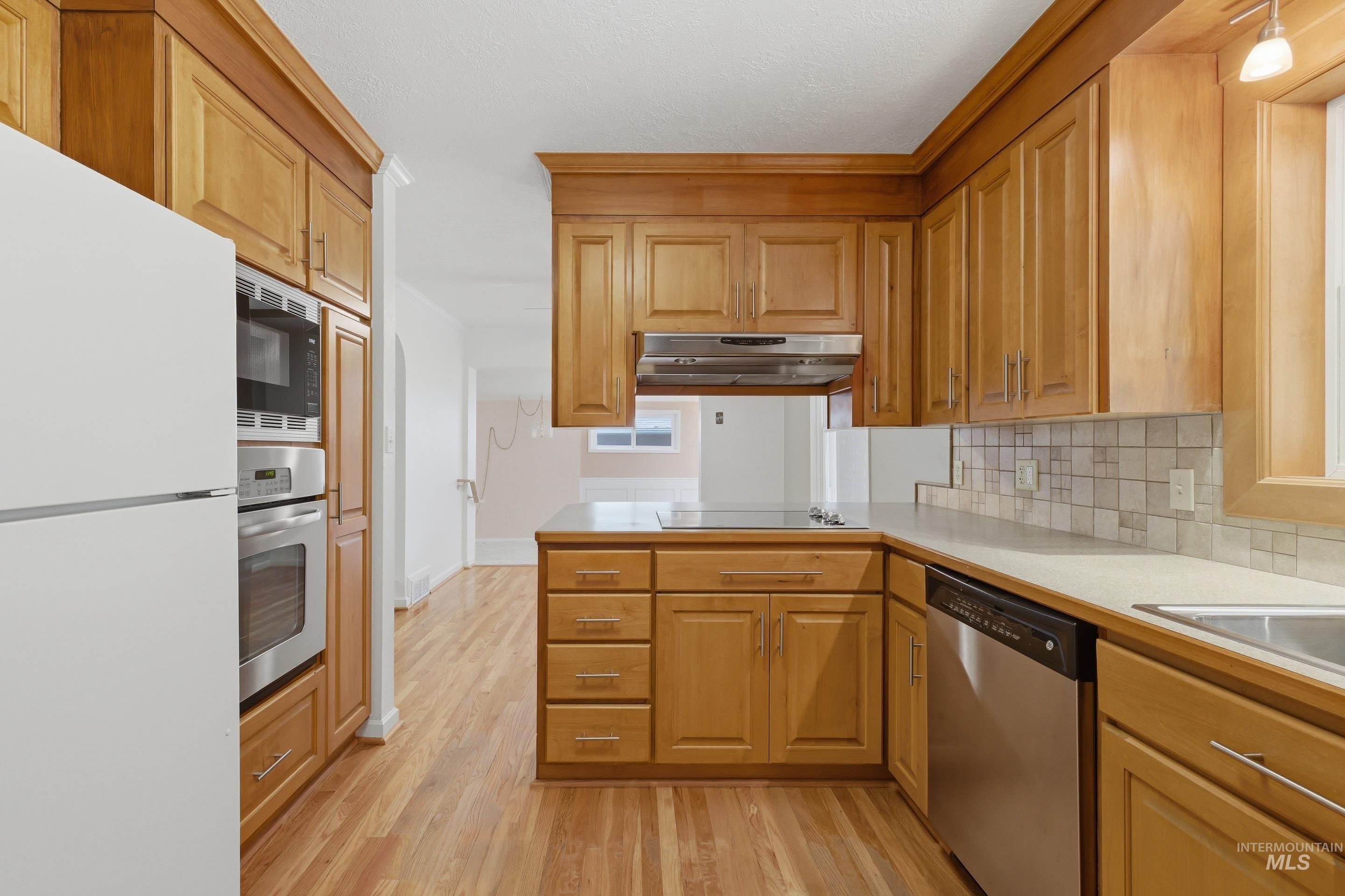 504 W Howe St, Boise, Idaho 83706-3934, 3 Bedrooms, 2 Bathrooms, Residential For Sale, Price $799,999,MLS 98990013