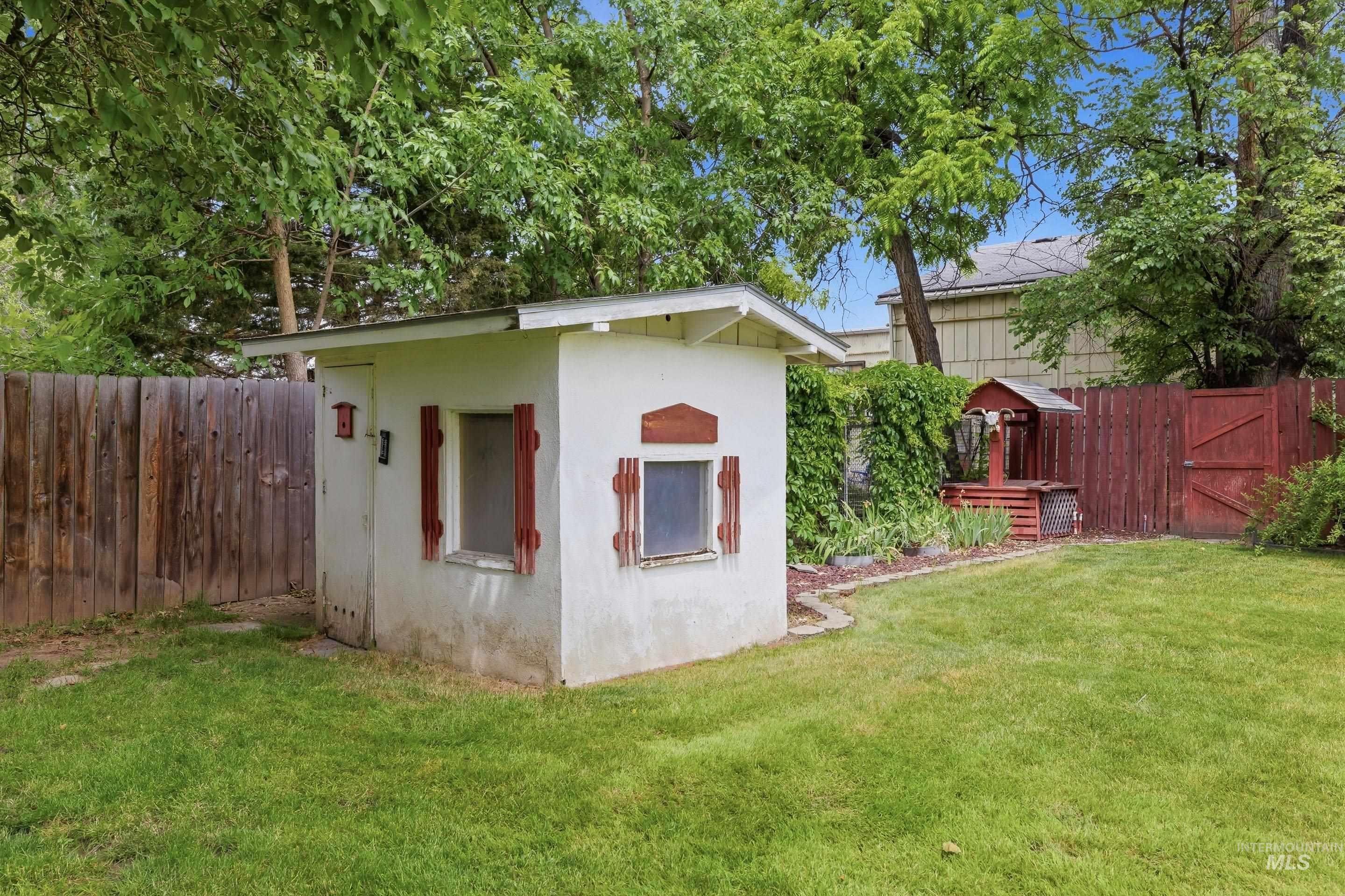 504 W Howe St, Boise, Idaho 83706-3934, 3 Bedrooms, 2 Bathrooms, Residential For Sale, Price $799,999,MLS 98990013