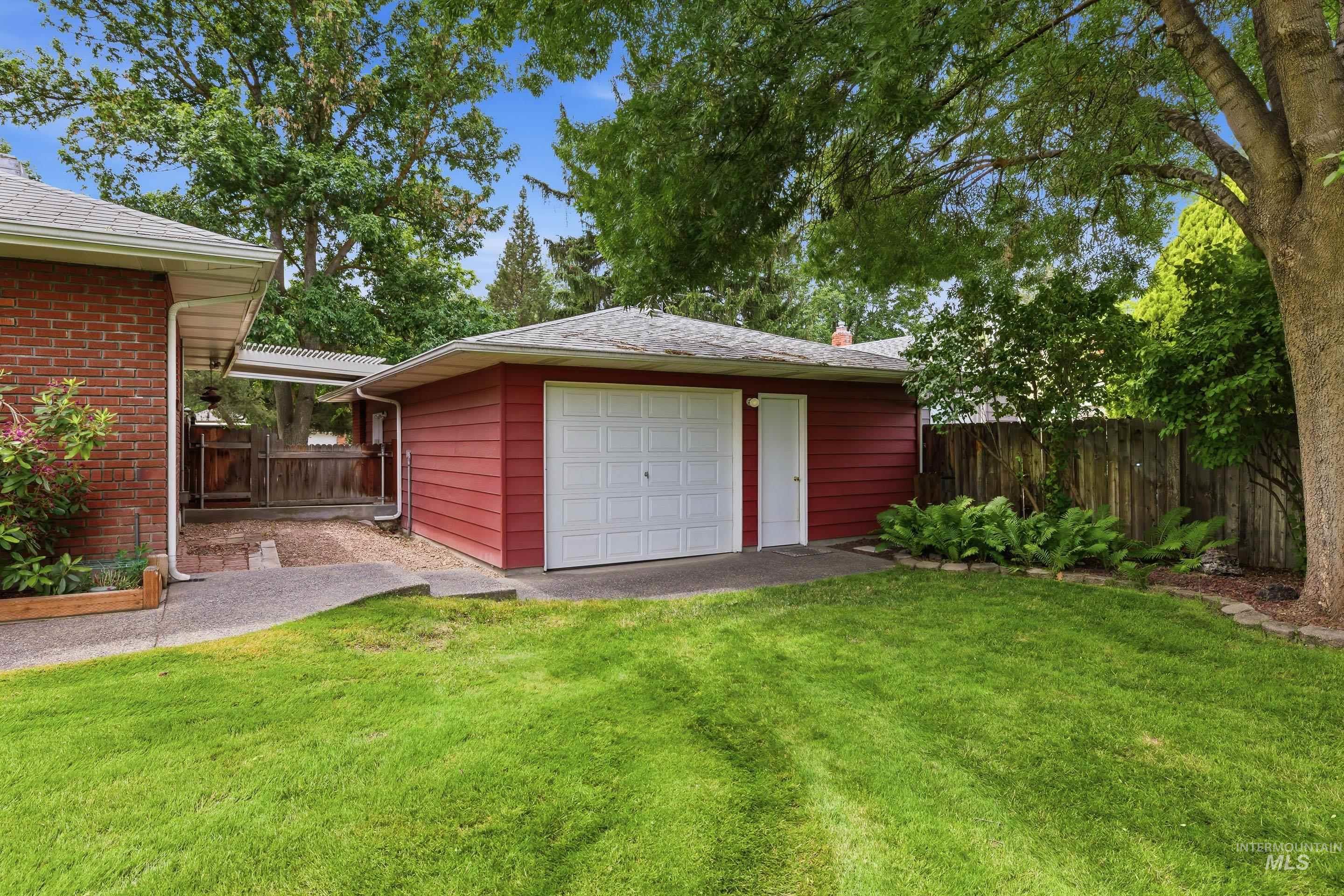 504 W Howe St, Boise, Idaho 83706-3934, 3 Bedrooms, 2 Bathrooms, Residential For Sale, Price $799,999,MLS 98990013