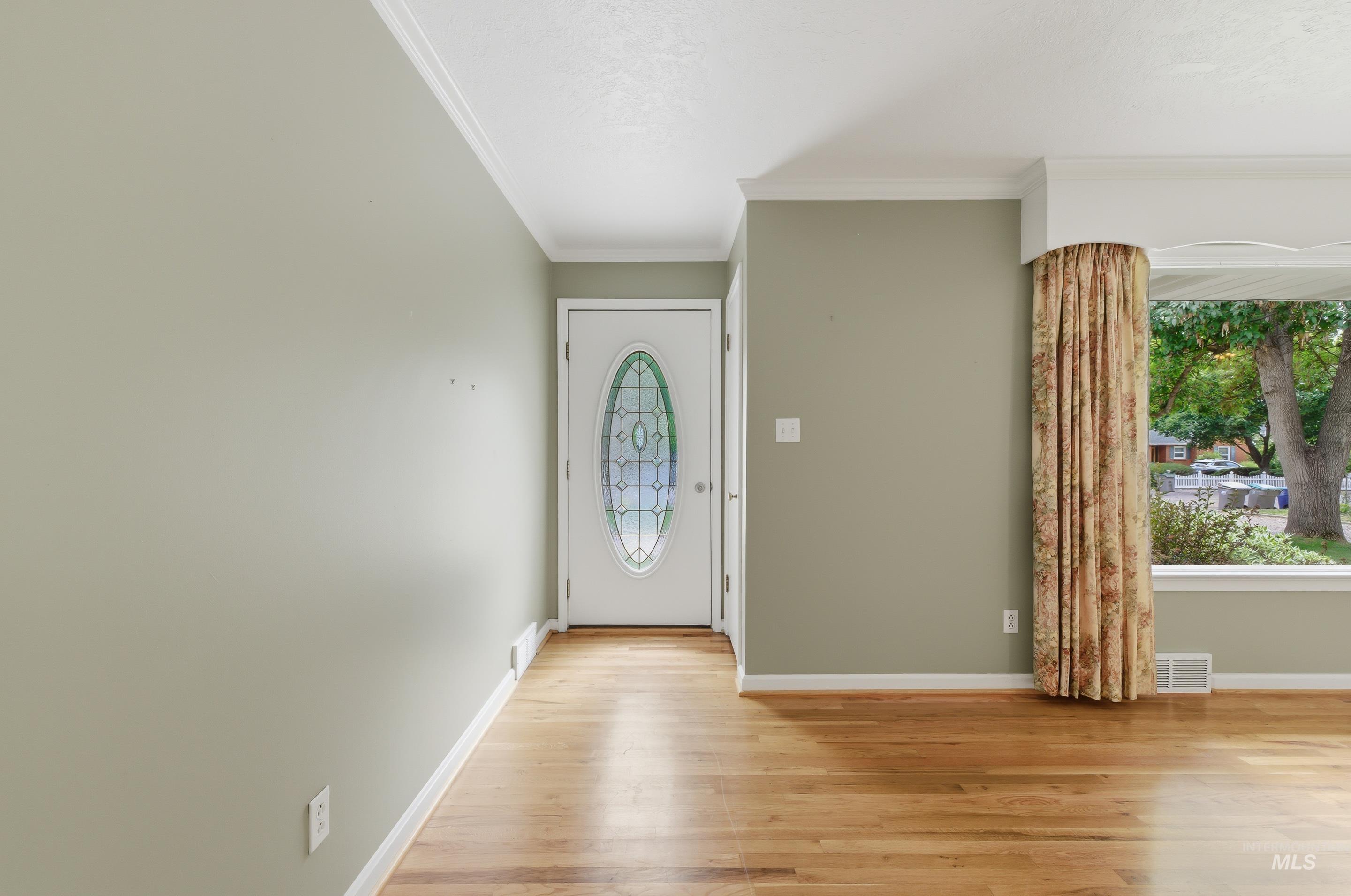 504 W Howe St, Boise, Idaho 83706-3934, 3 Bedrooms, 2 Bathrooms, Residential For Sale, Price $799,999,MLS 98990013