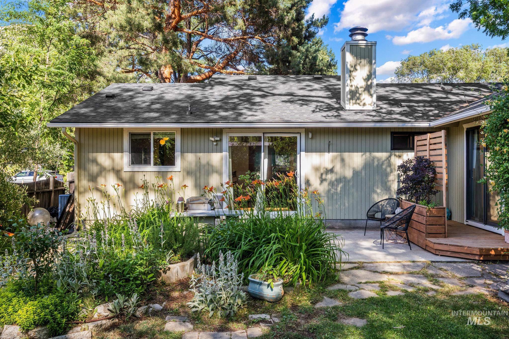 3511 N Barberry Dr, Boise, Idaho 83703, 3 Bedrooms, 2 Bathrooms, Residential For Sale, Price $675,000,MLS 98990016