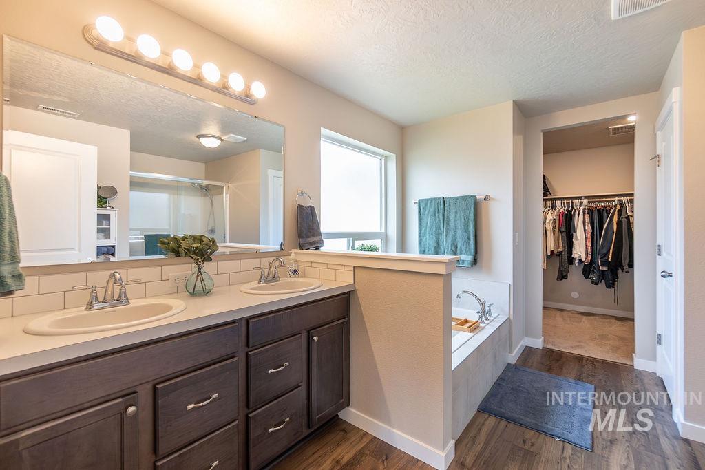 7547 E Savanna River St, Nampa, Idaho 83687, 4 Bedrooms, 2 Bathrooms, Residential For Sale, Price $535,000,MLS 98990018