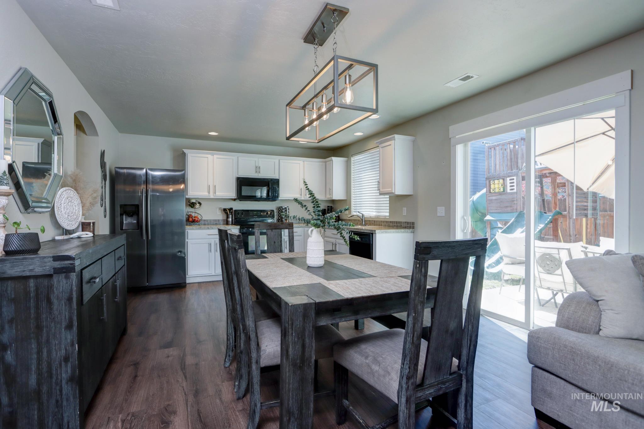 13593 Cocoa Beach Street, Caldwell, Idaho 83607, 3 Bedrooms, 2.5 Bathrooms, Residential For Sale, Price $374,900,MLS 98990025