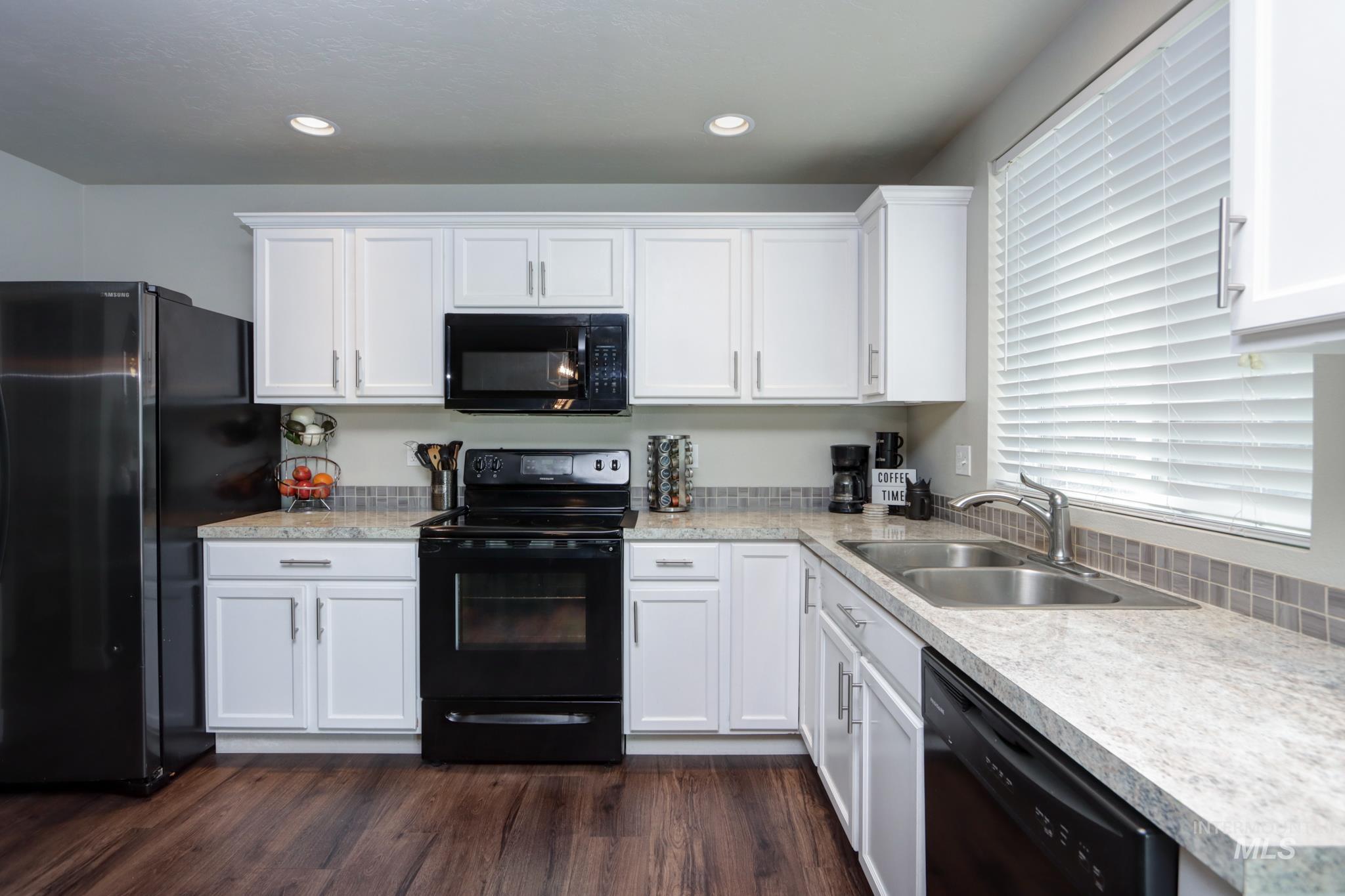 13593 Cocoa Beach Street, Caldwell, Idaho 83607, 3 Bedrooms, 2.5 Bathrooms, Residential For Sale, Price $374,900,MLS 98990025