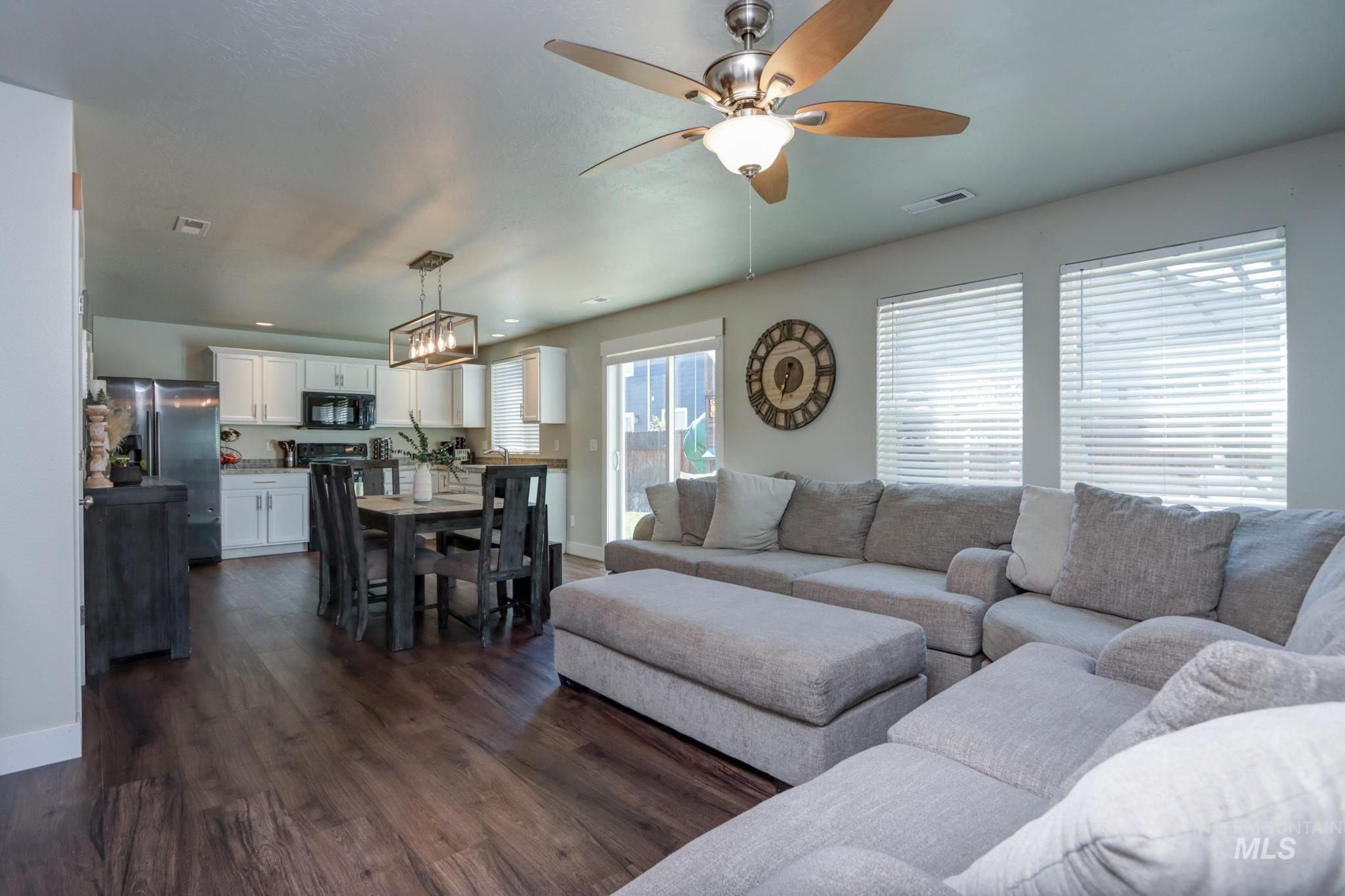 13593 Cocoa Beach Street, Caldwell, Idaho 83607, 3 Bedrooms, 2.5 Bathrooms, Residential For Sale, Price $374,900,MLS 98990025