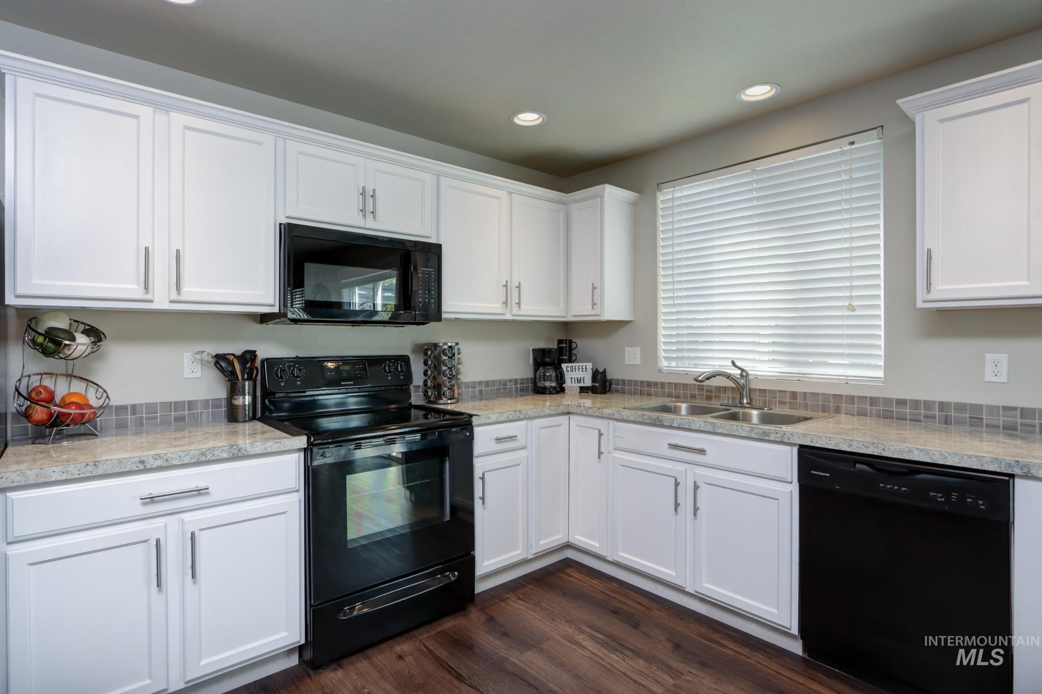 13593 Cocoa Beach Street, Caldwell, Idaho 83607, 3 Bedrooms, 2.5 Bathrooms, Residential For Sale, Price $374,900,MLS 98990025