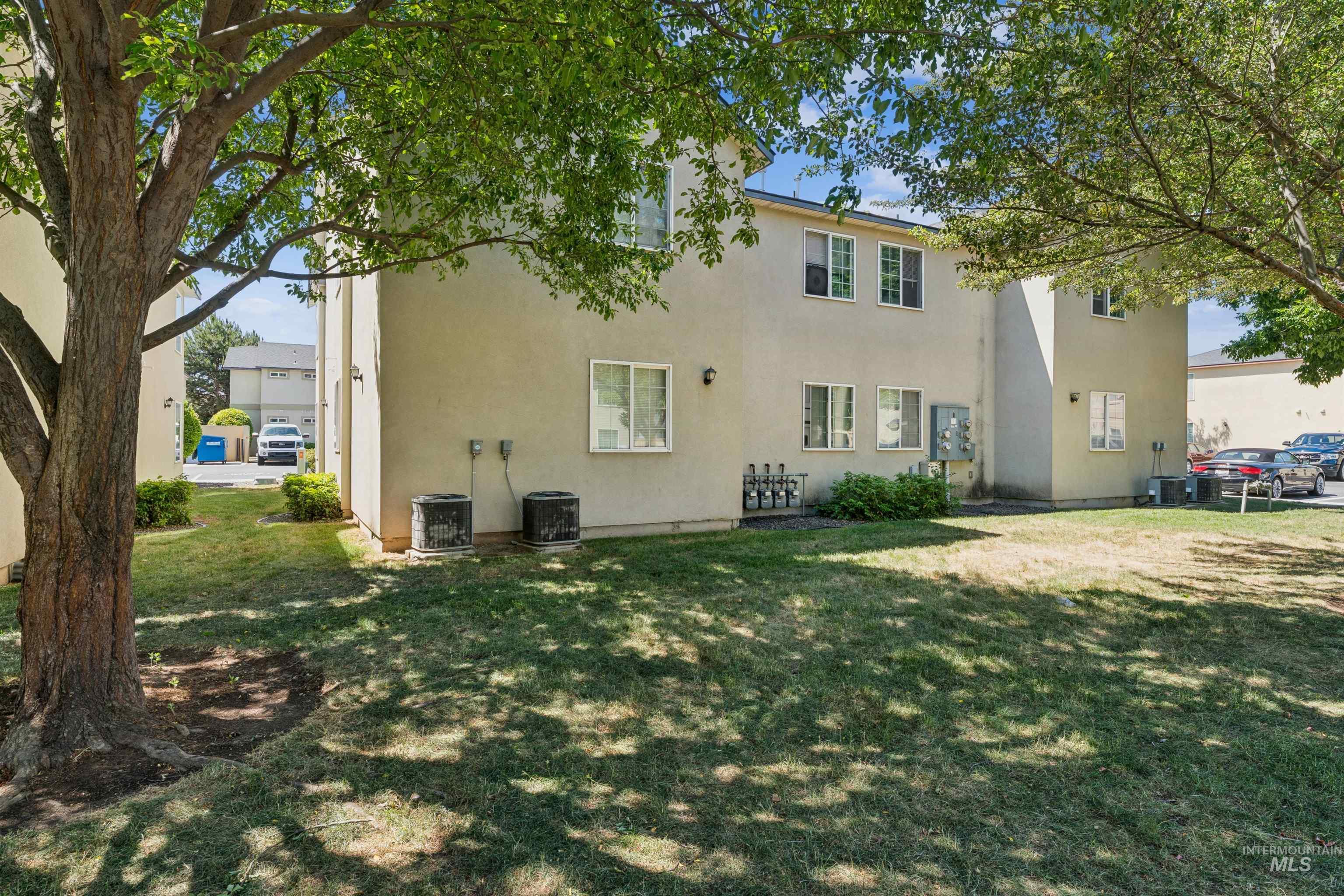 10072 W W. Garverdale Ln., Boise, Idaho 83704, 3 Bedrooms, 2 Bathrooms, Residential Income For Sale, Price $995,000, 98990026