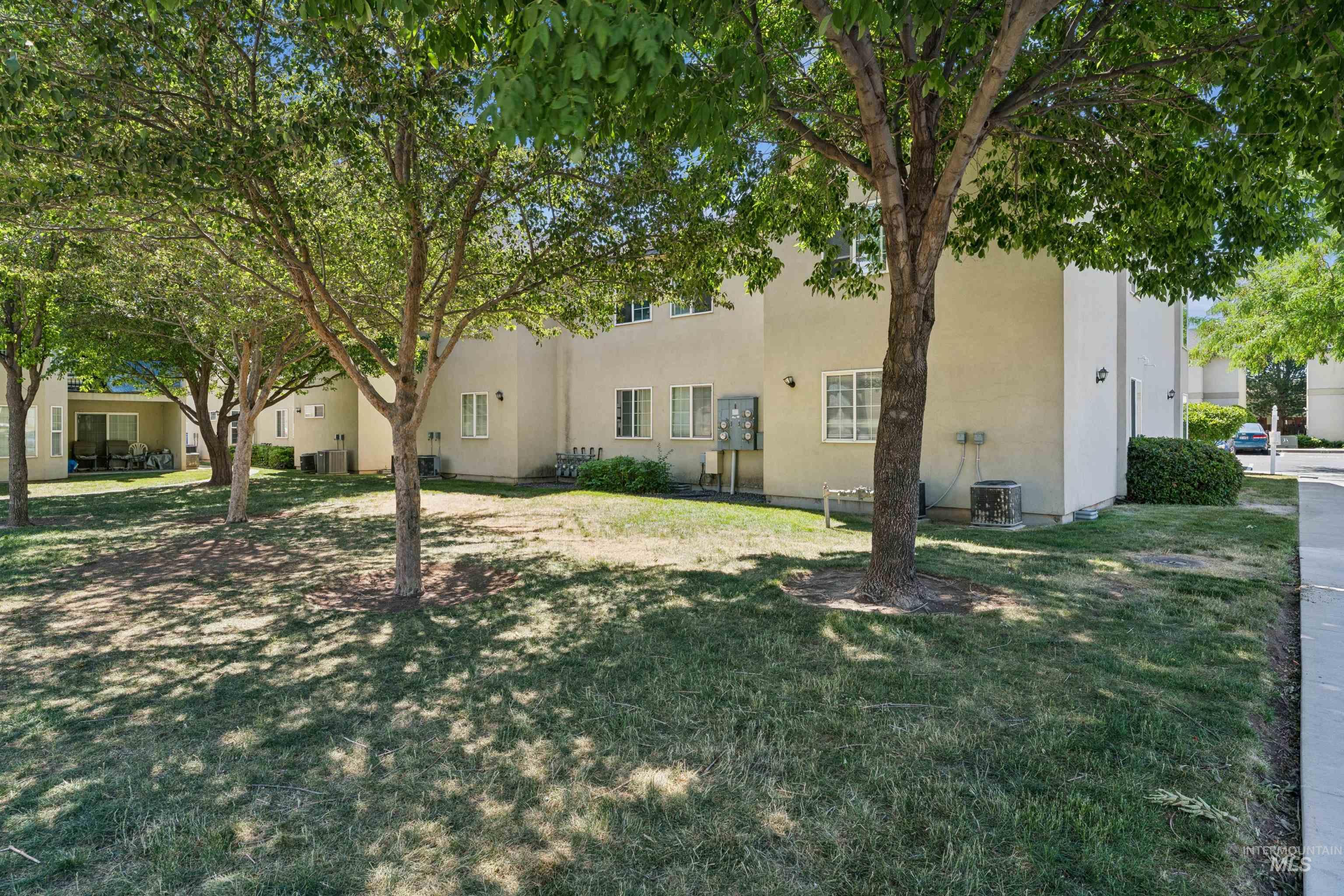 10072 W W. Garverdale Ln., Boise, Idaho 83704, 3 Bedrooms, 2 Bathrooms, Residential Income For Sale, Price $995,000, 98990026