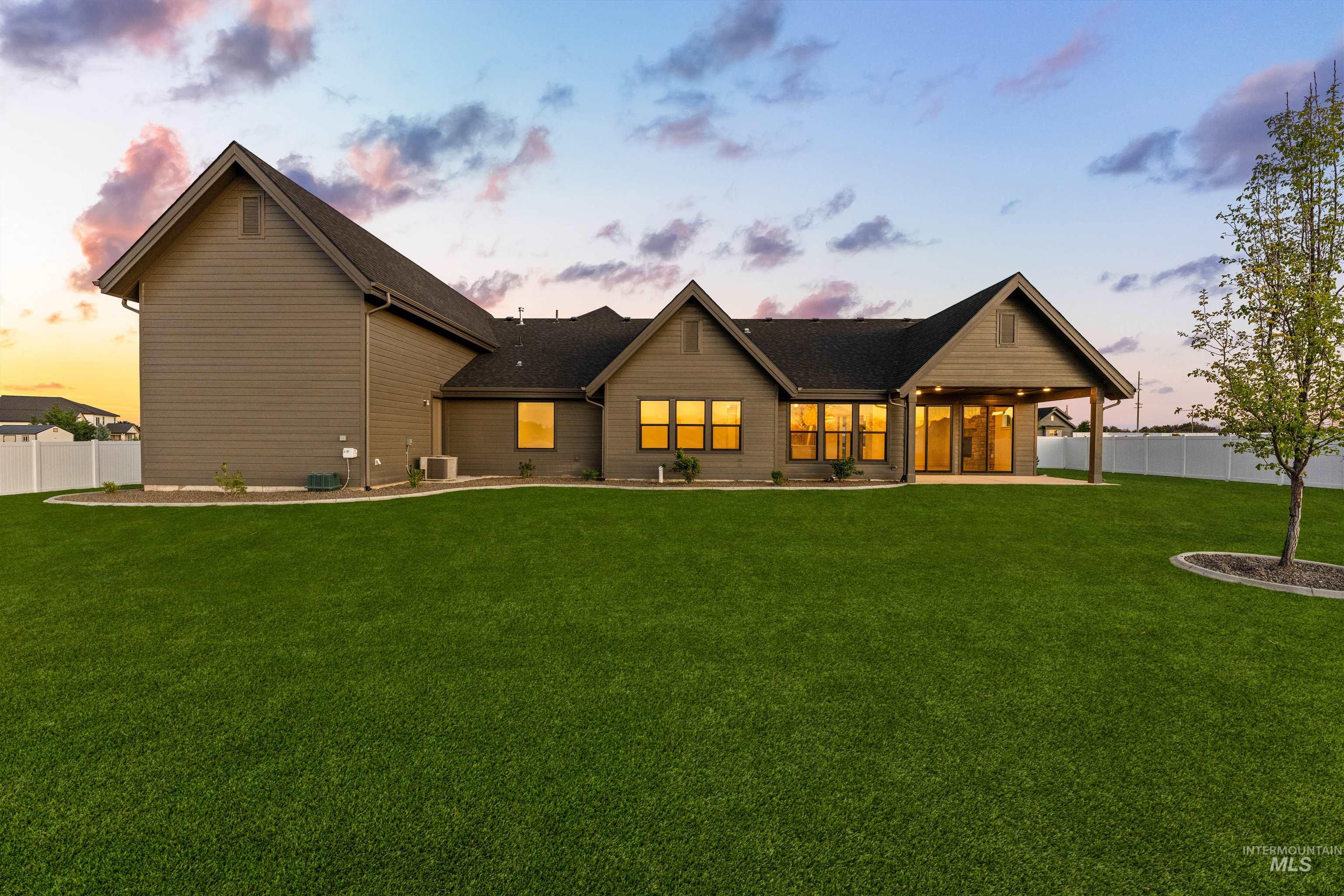 15300 Rhodes Ct, Caldwell, Idaho 83607, 4 Bedrooms, 2.5 Bathrooms, Residential For Sale, Price $1,095,000,MLS 98990027