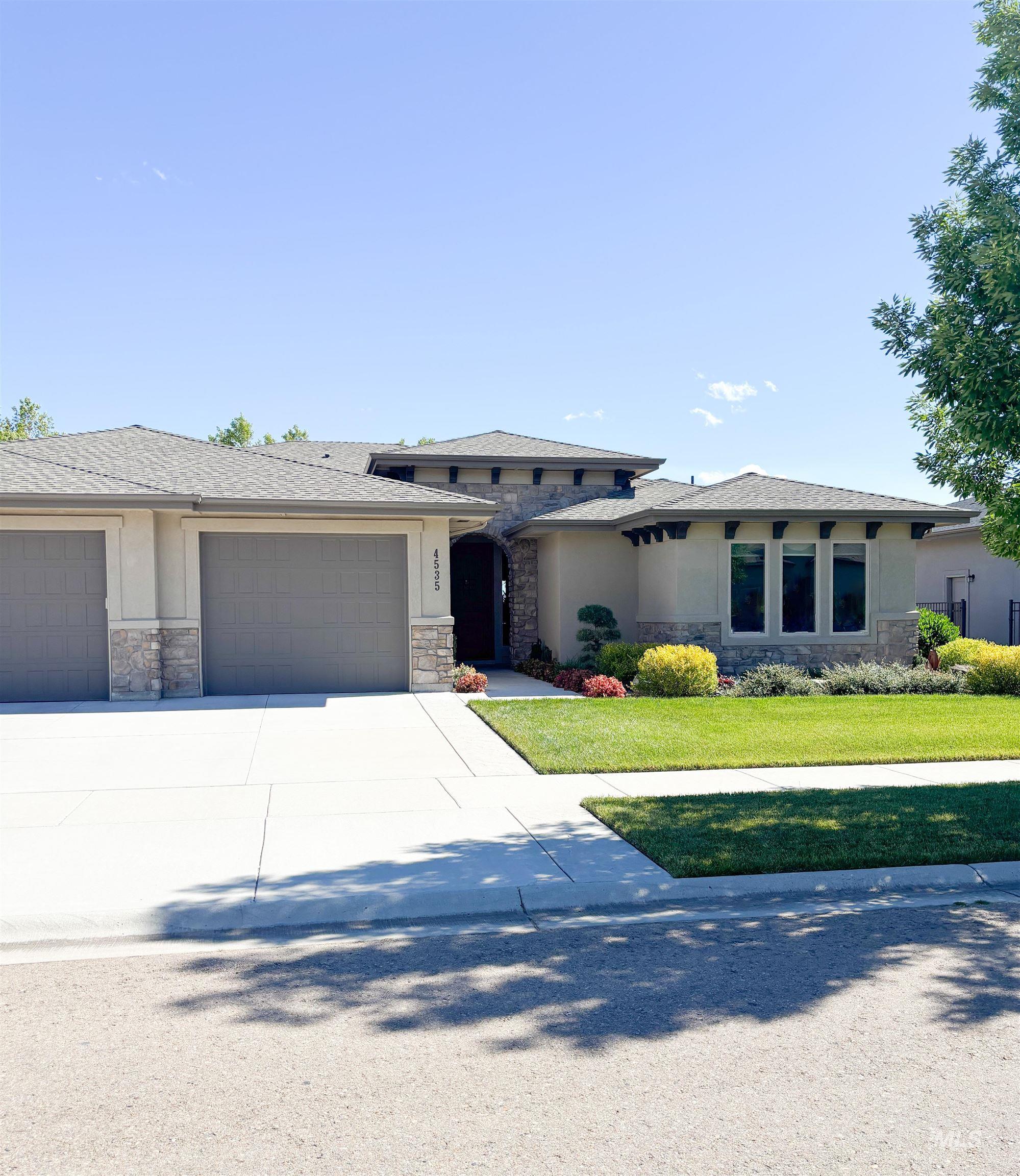 4535 W Braveheart St., Eagle, Idaho 83616-6778, 4 Bedrooms, 3.5 Bathrooms, Residential For Sale, Price $899,900,MLS 98990028