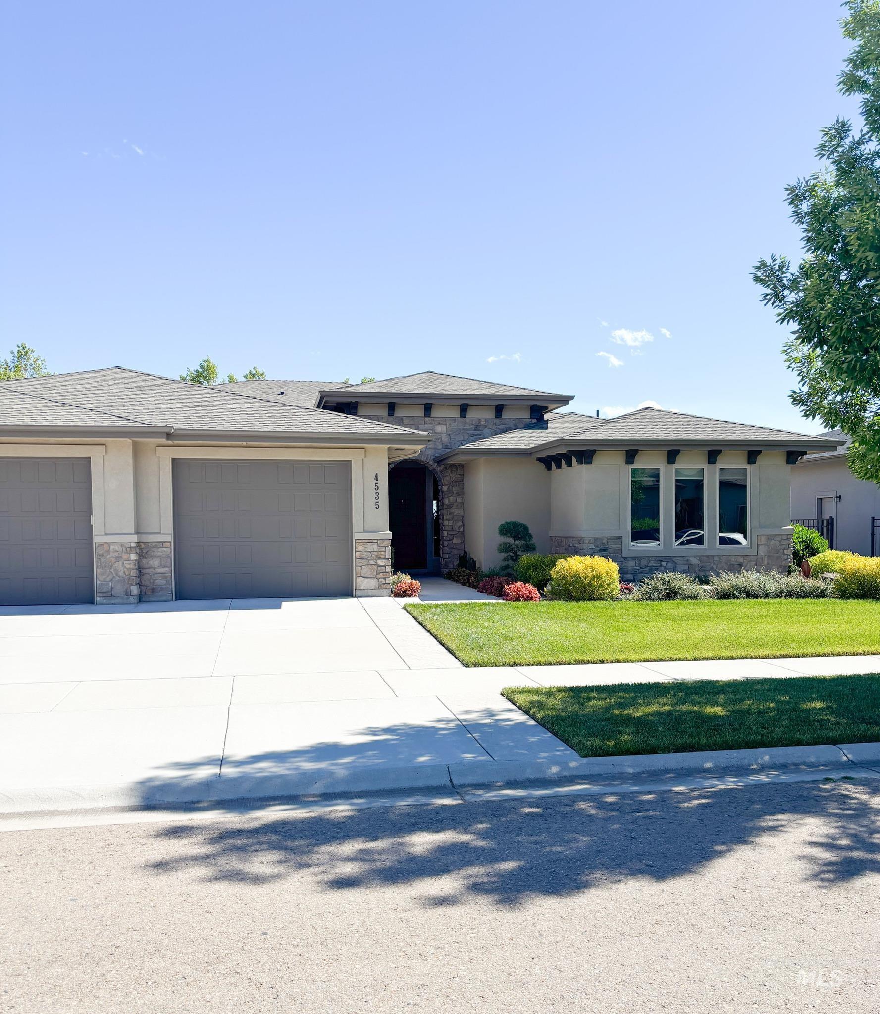 4535 W Braveheart St., Eagle, Idaho 83616-6778, 4 Bedrooms, 3.5 Bathrooms, Residential For Sale, Price $899,900, 98990028