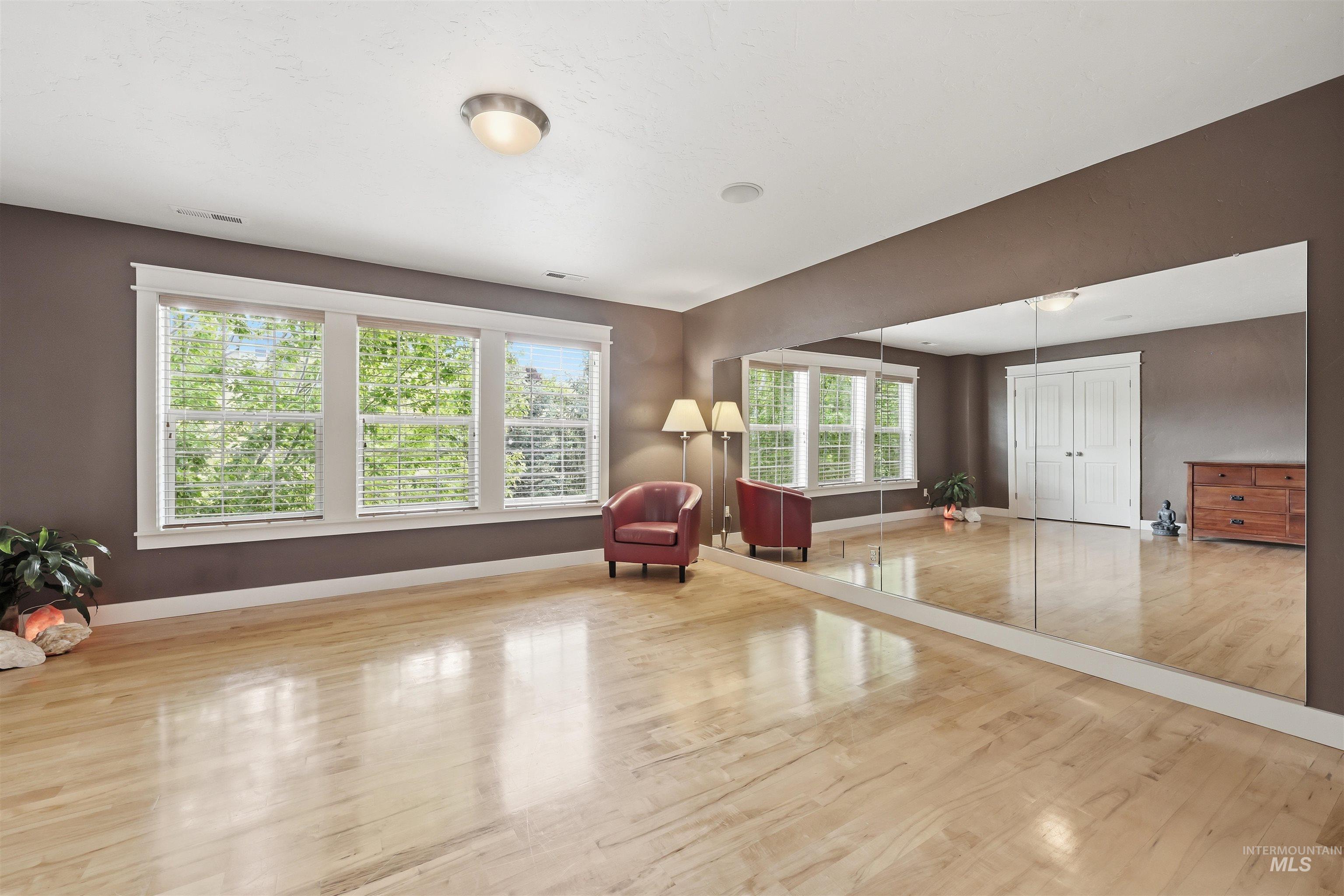 4695 W Farm View Dr., Boise, Idaho 83714, 4 Bedrooms, 2.5 Bathrooms, Residential For Sale, Price $754,000,MLS 98990031