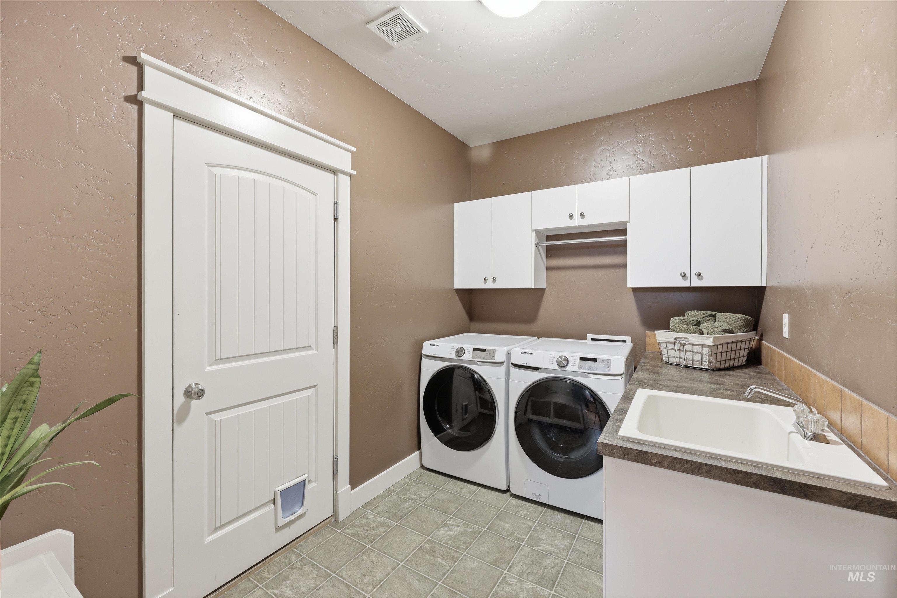 4695 W Farm View Dr., Boise, Idaho 83714, 4 Bedrooms, 2.5 Bathrooms, Residential For Sale, Price $754,000,MLS 98990031
