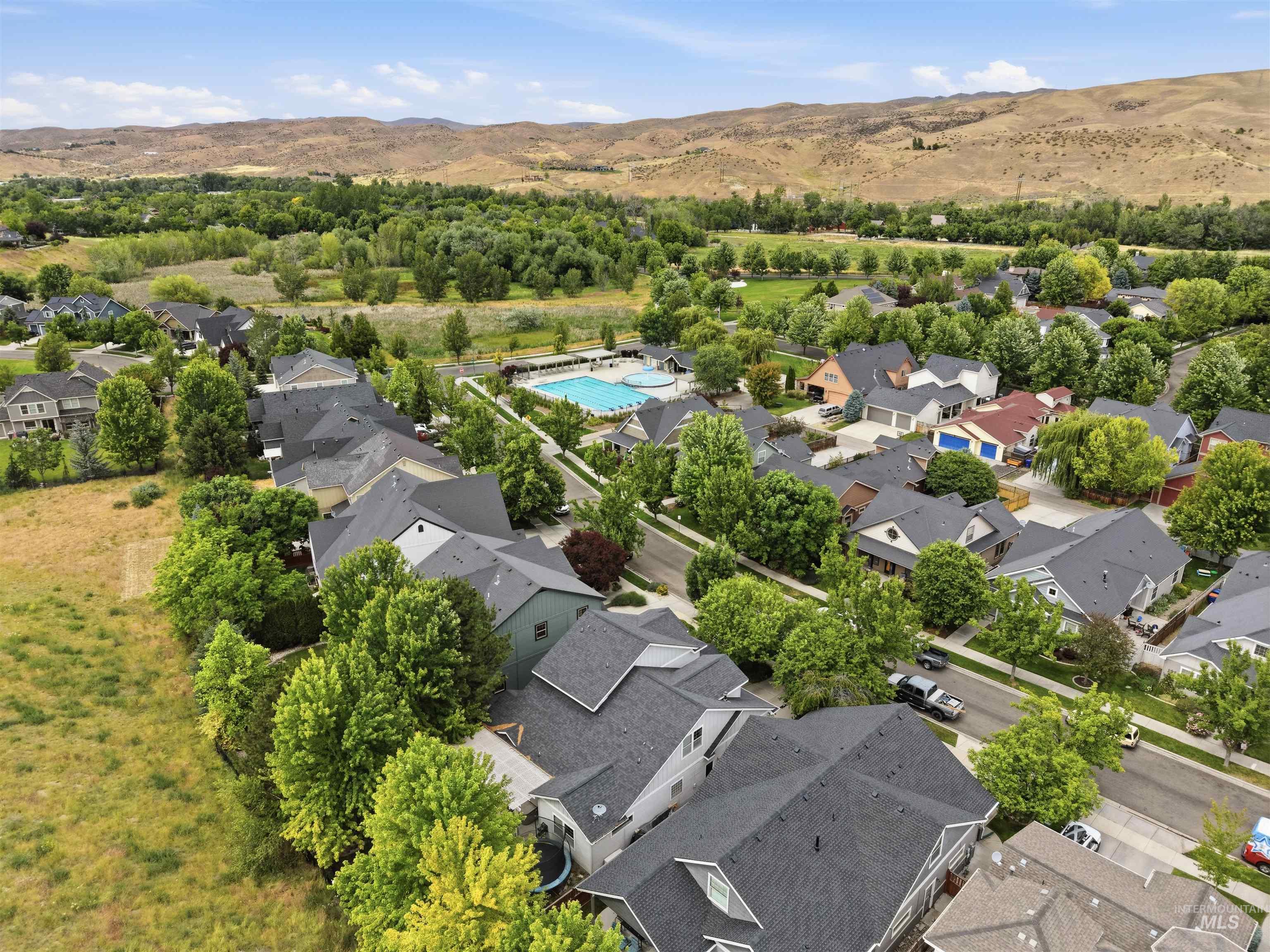 4695 W Farm View Dr., Boise, Idaho 83714, 4 Bedrooms, 2.5 Bathrooms, Residential For Sale, Price $754,000,MLS 98990031